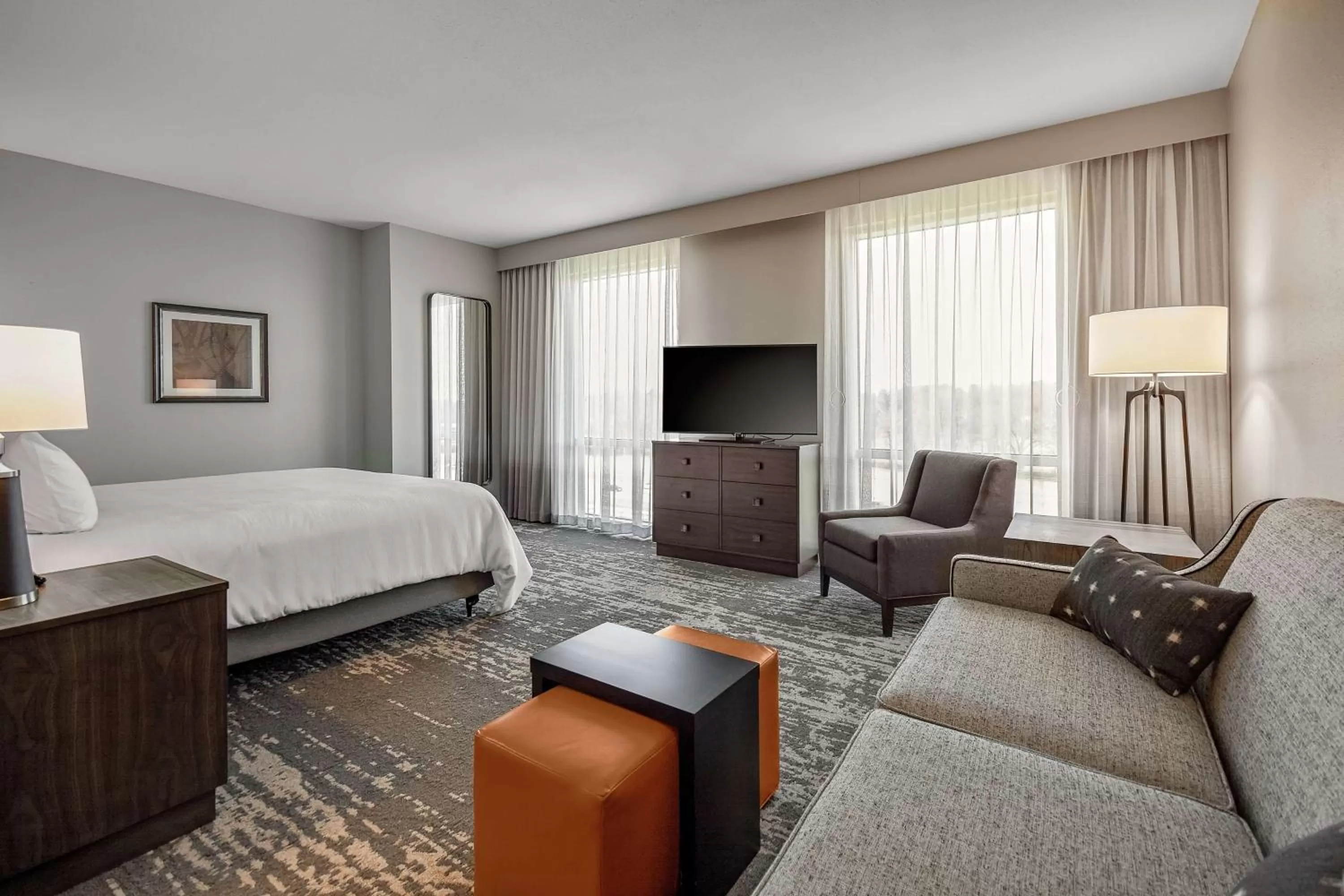 Bedroom, Bed in Embassy Suites by Hilton Jonesboro Red Wolf Convention Center