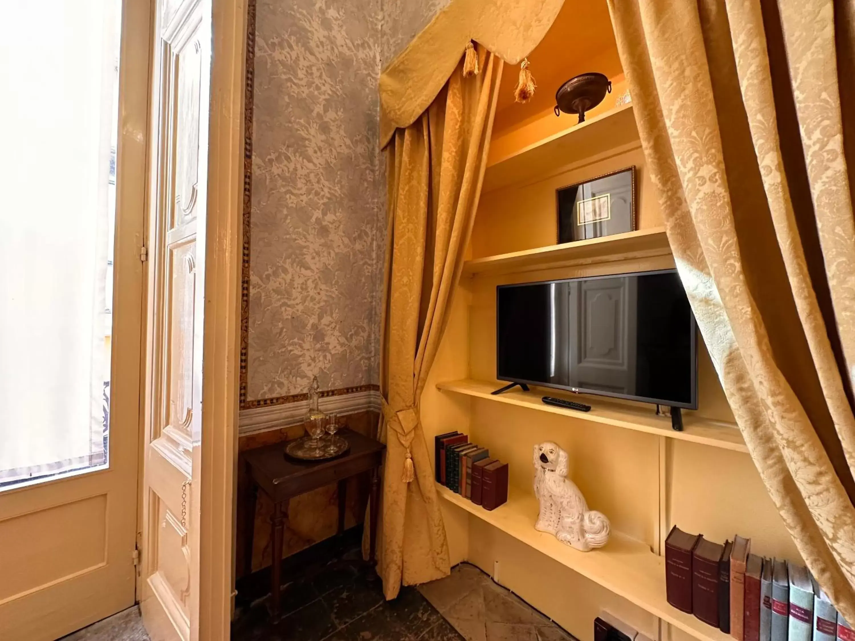 Day, Bathroom in Casa Santangelo Suites