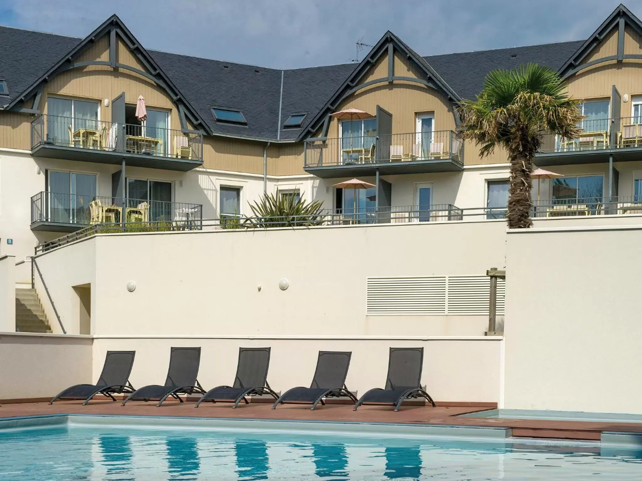 Swimming pool, Property Building in Résidence Vacances Bleues Les Jardins d'Arvor