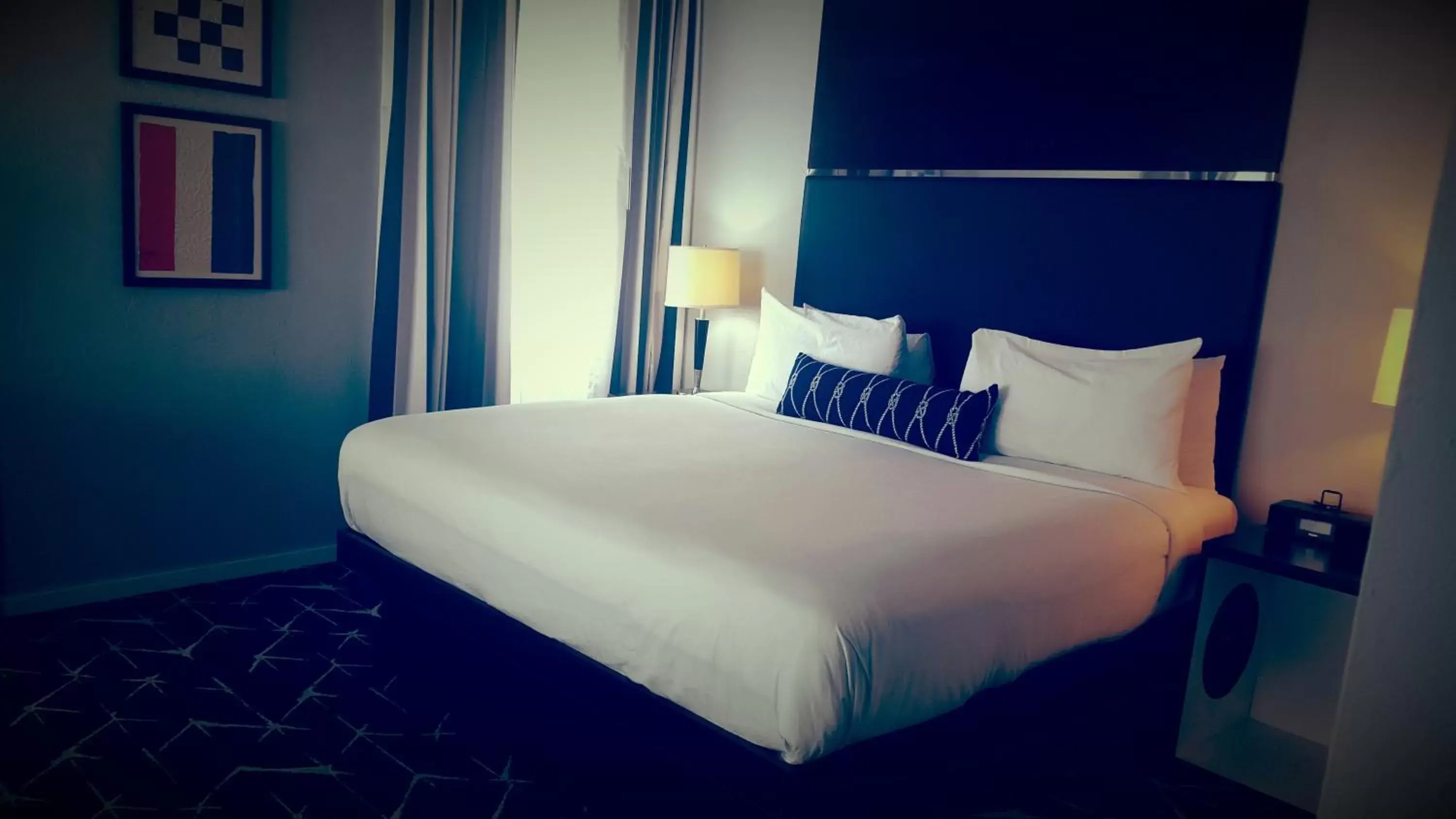 Bedroom, Bed in Albion Hotel