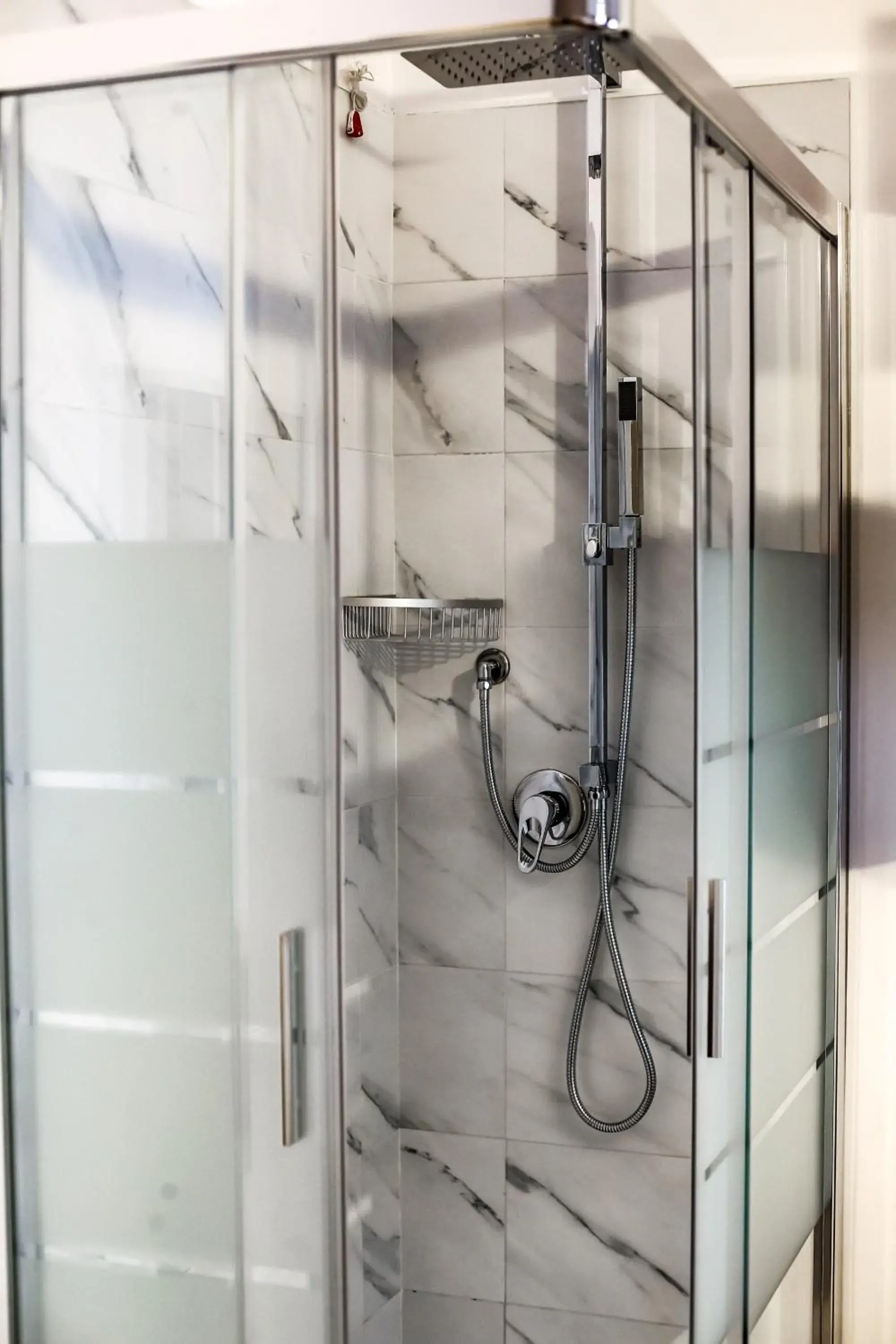 Shower, Bathroom in Relais Circo Massimo