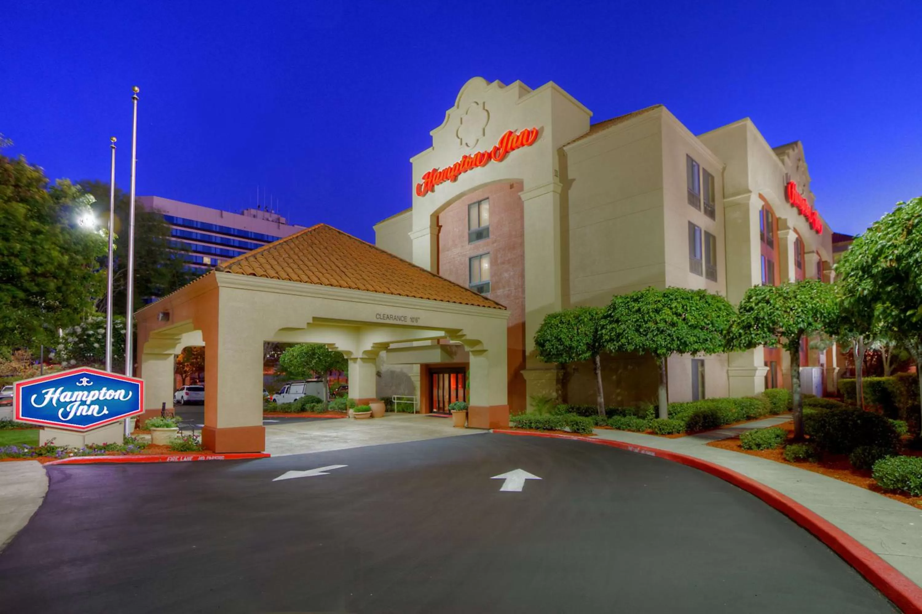 Property building in Hampton Inn Milpitas