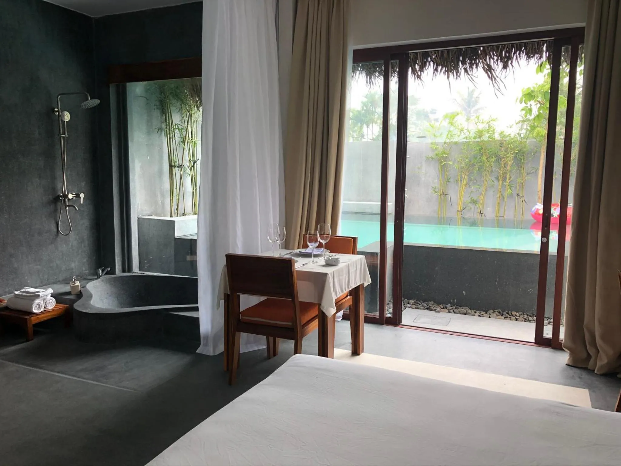 Bed in Palm View Villa