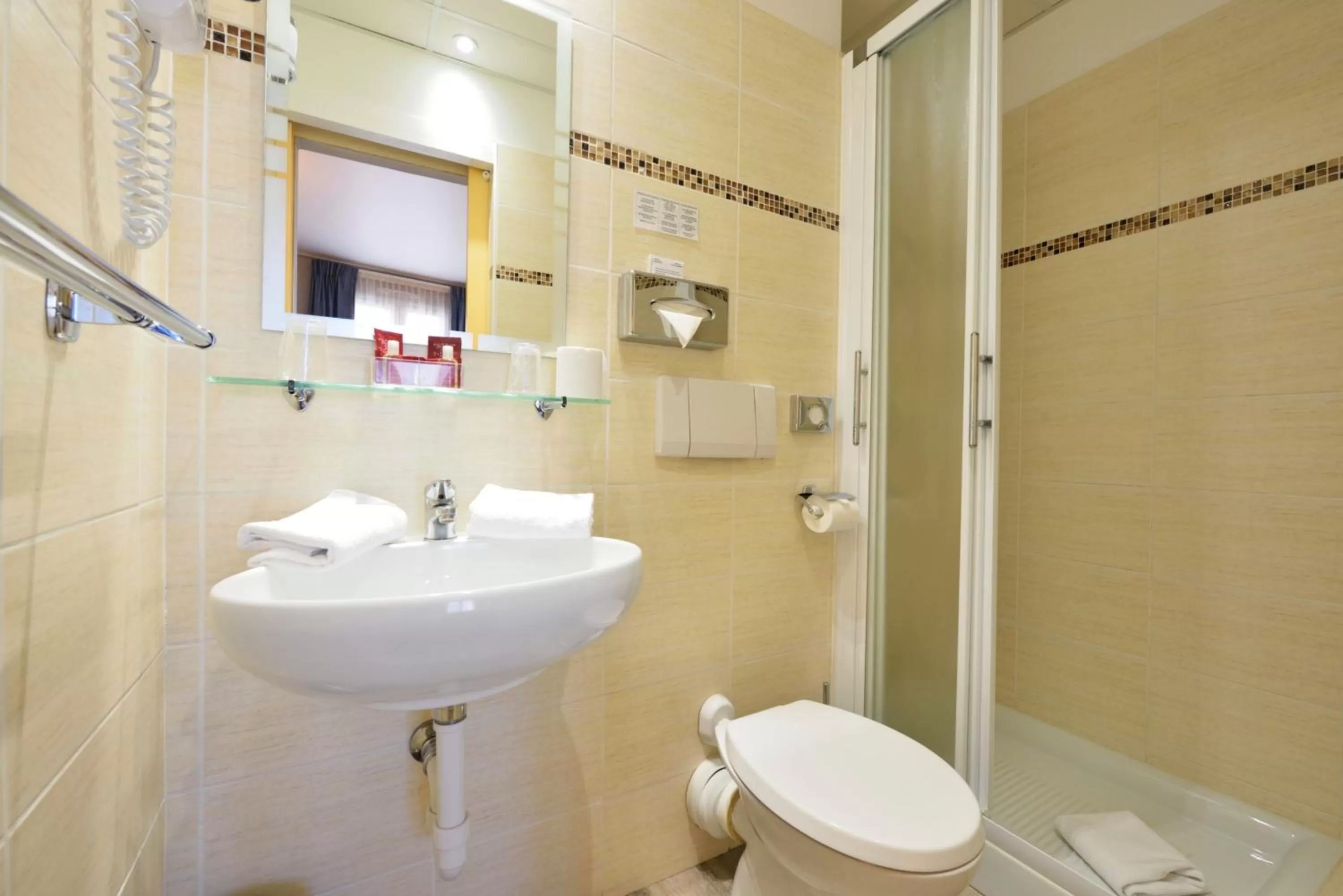 Shower in Hotel Capitole