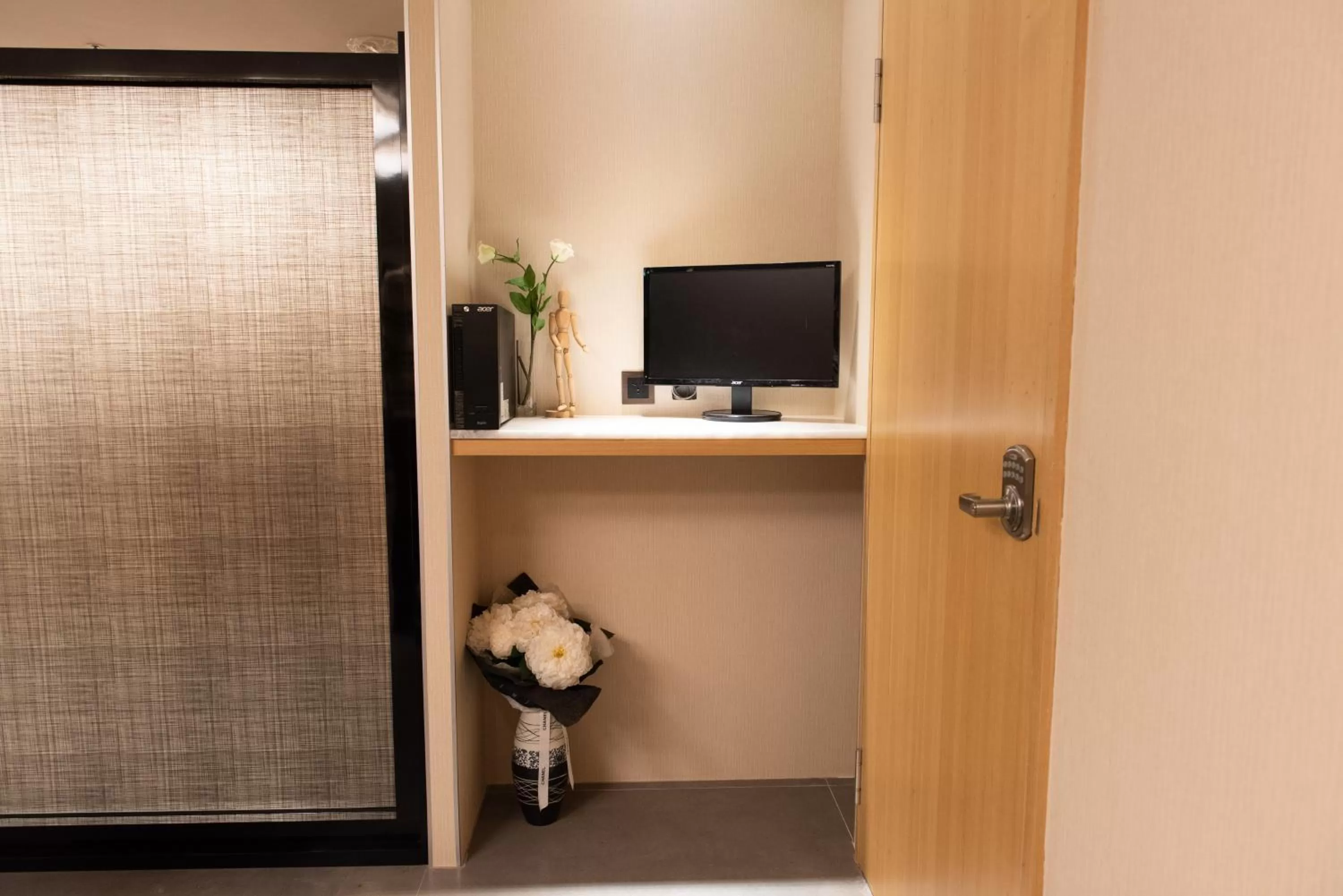 Business facilities in N Hotel