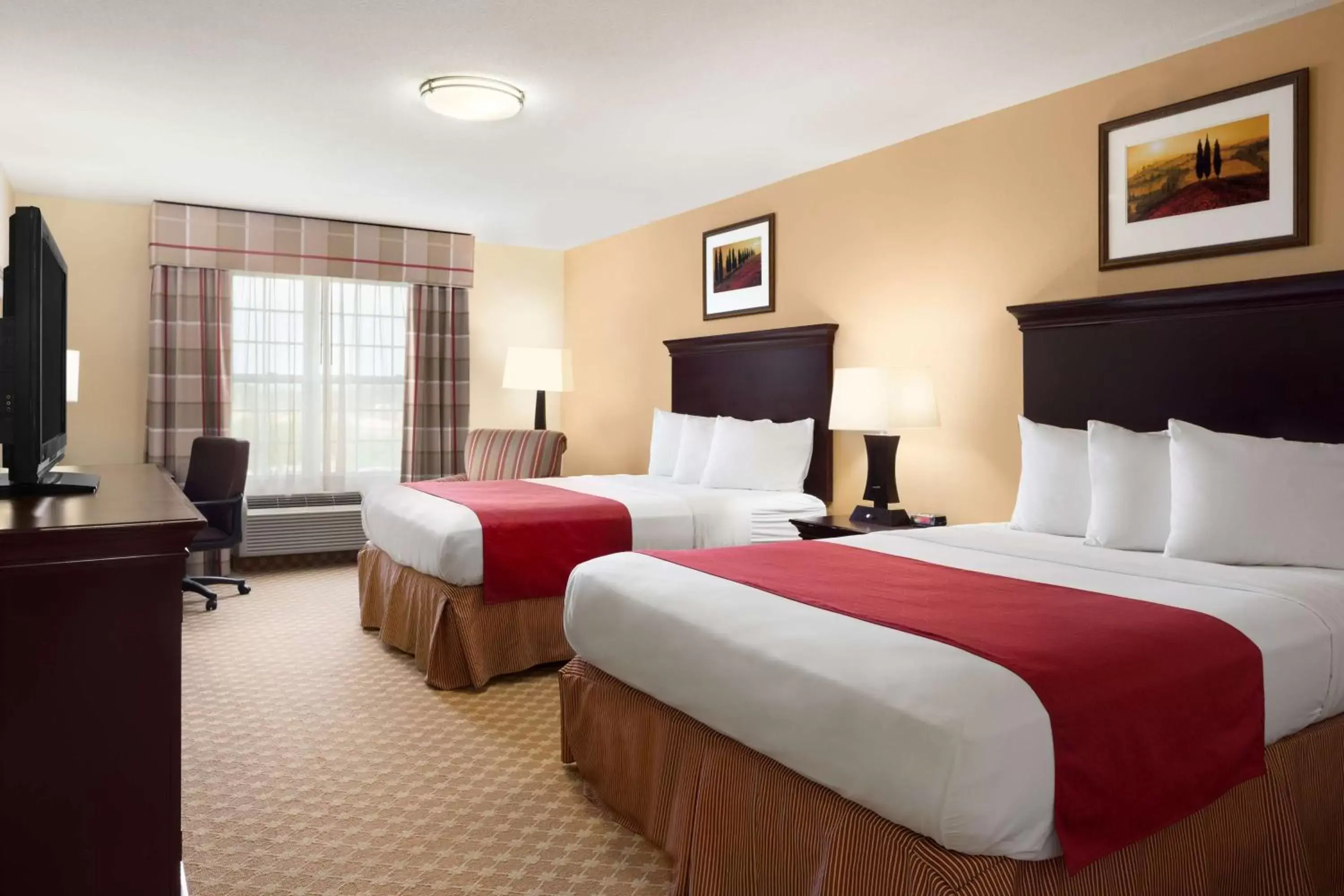 Photo of the whole room, Bed in Country Inn & Suites by Radisson, Bowling Green, KY