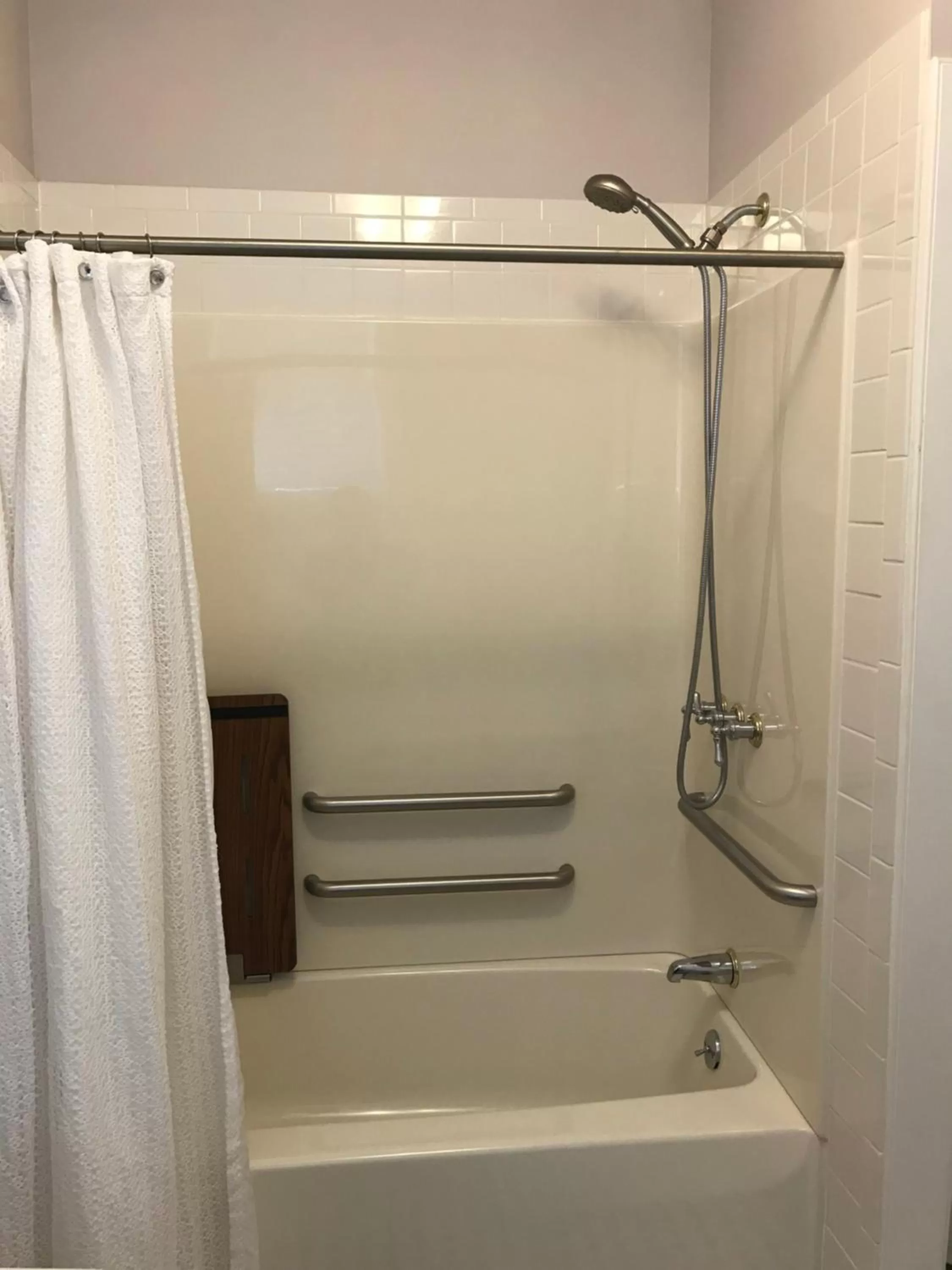 Shower, Bathroom in Elaine's Cape May Boutique Hotel