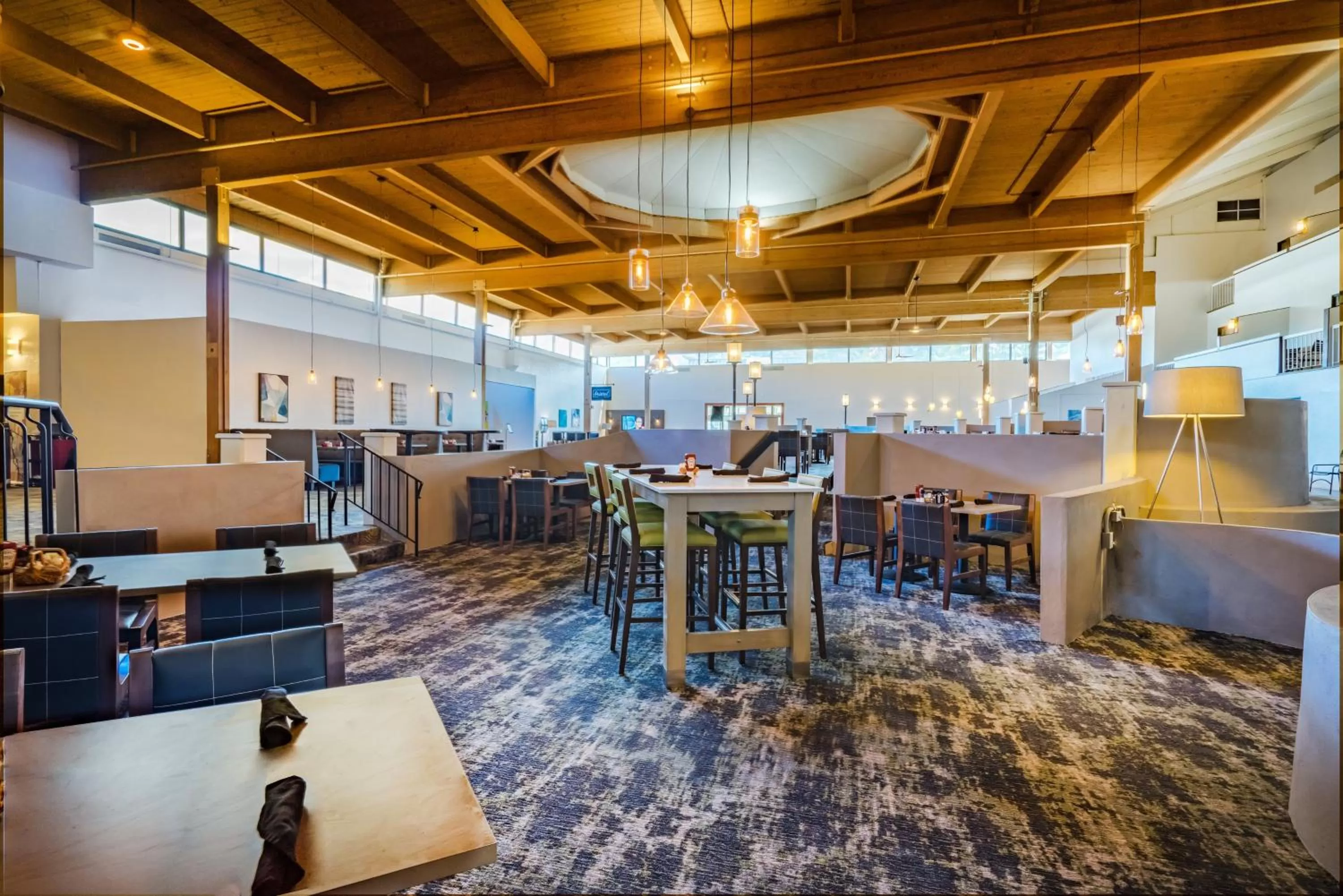 Restaurant/places to eat in enVision Hotel & Conference Center Mansfield-Foxboro