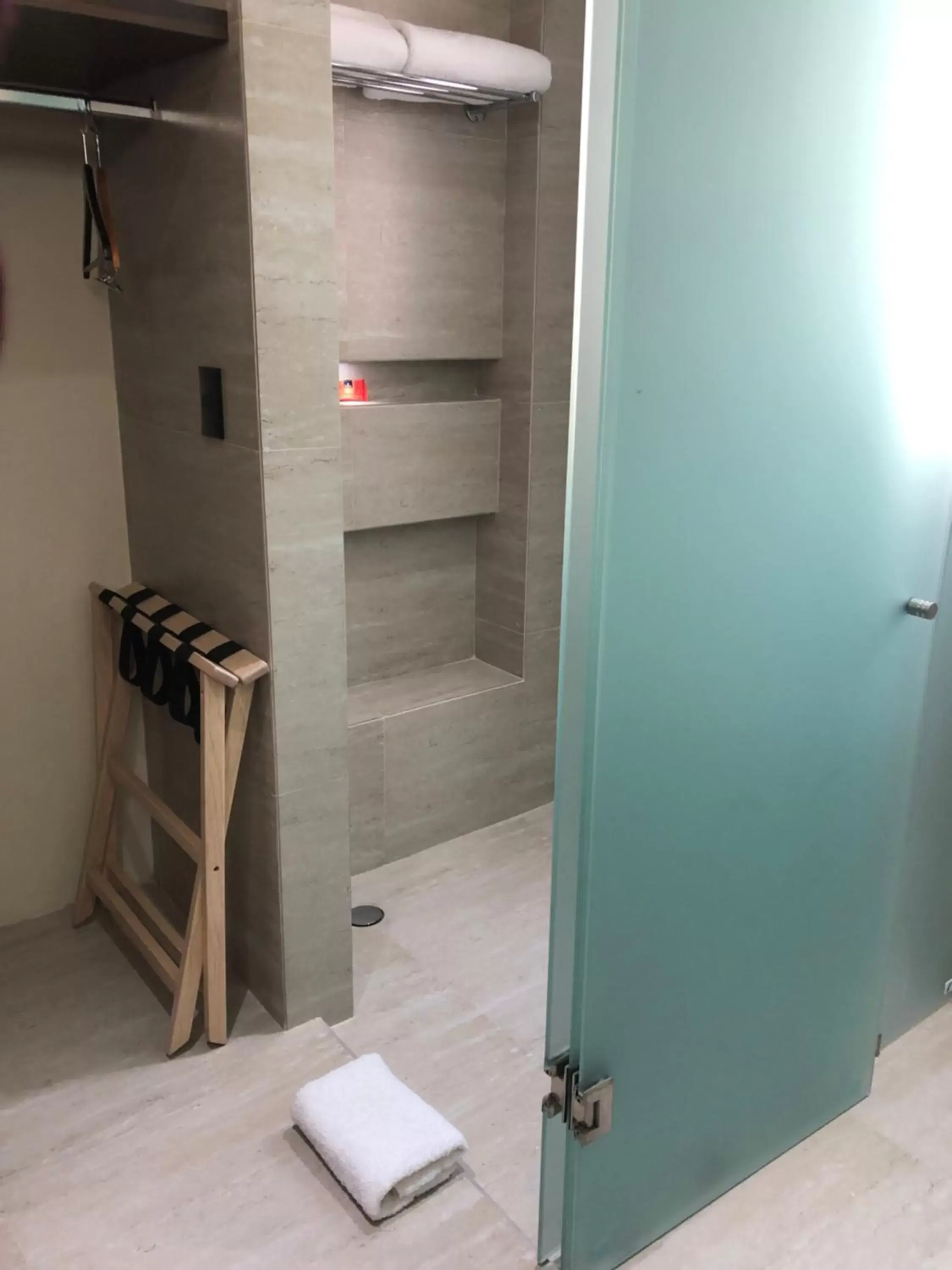 Area and facilities, Bathroom in MC Suites Mexico City