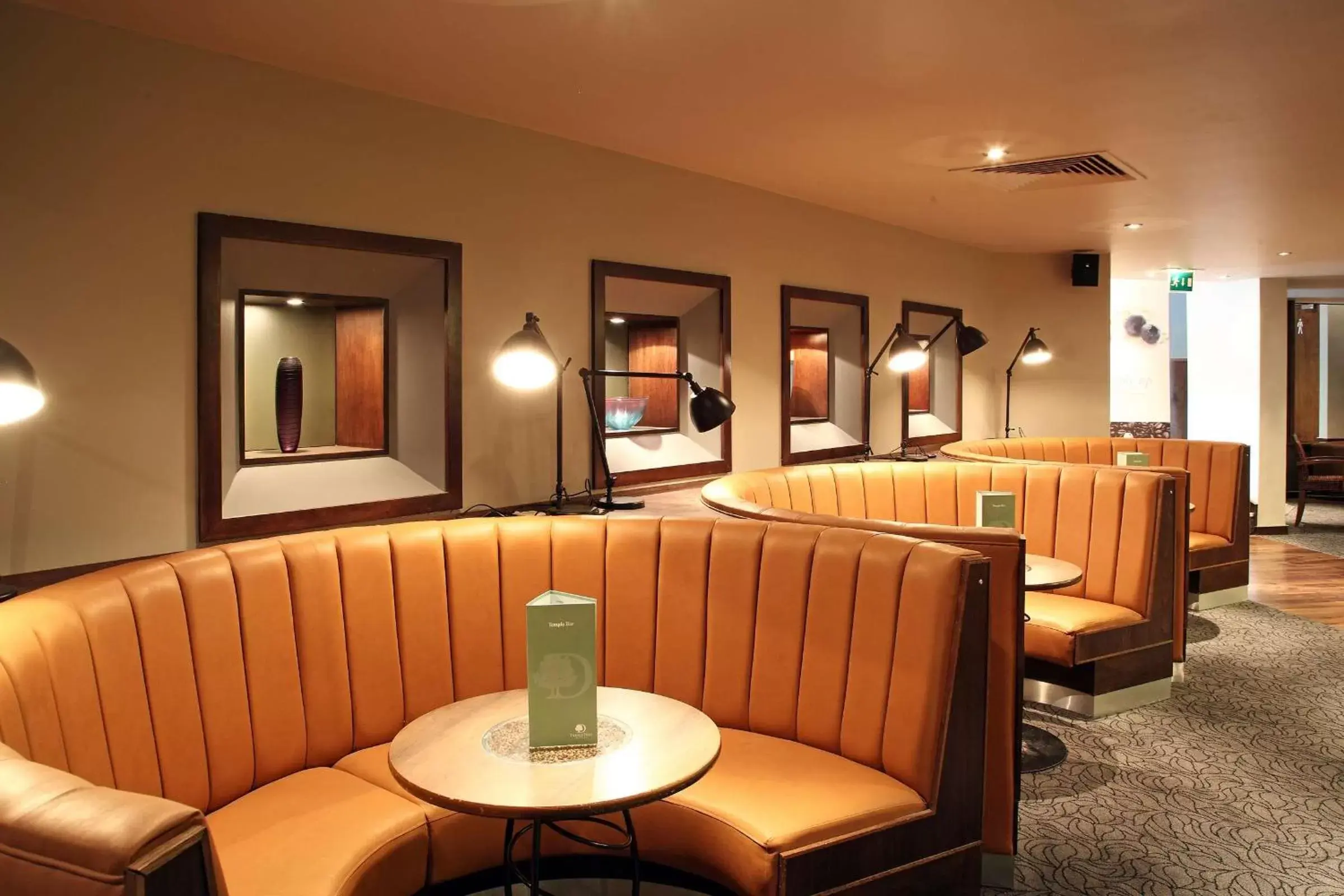 Lounge or bar in DoubleTree by Hilton Bristol City Centre