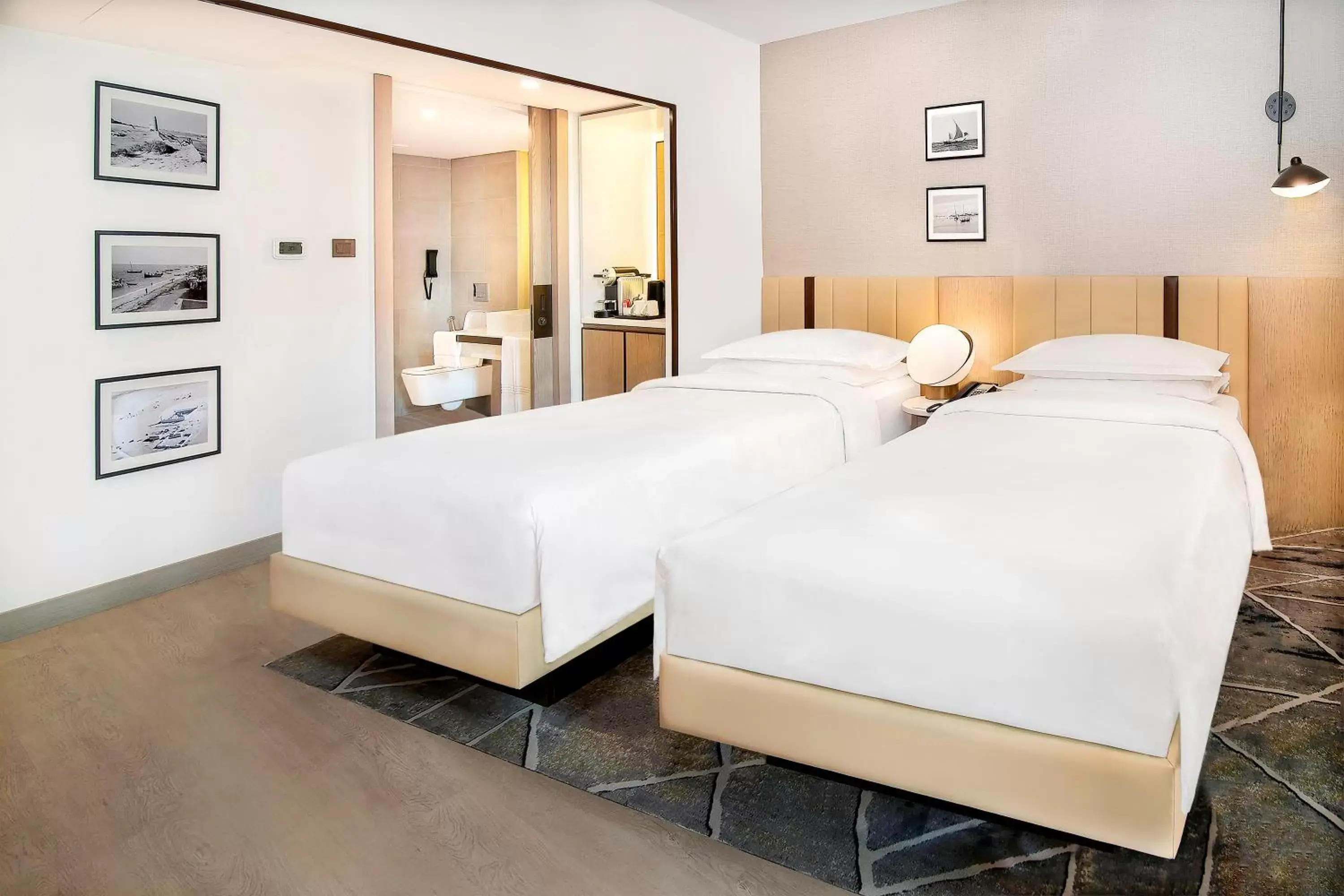 Bedroom, Bed in Sheraton Abu Dhabi Hotel & Resort