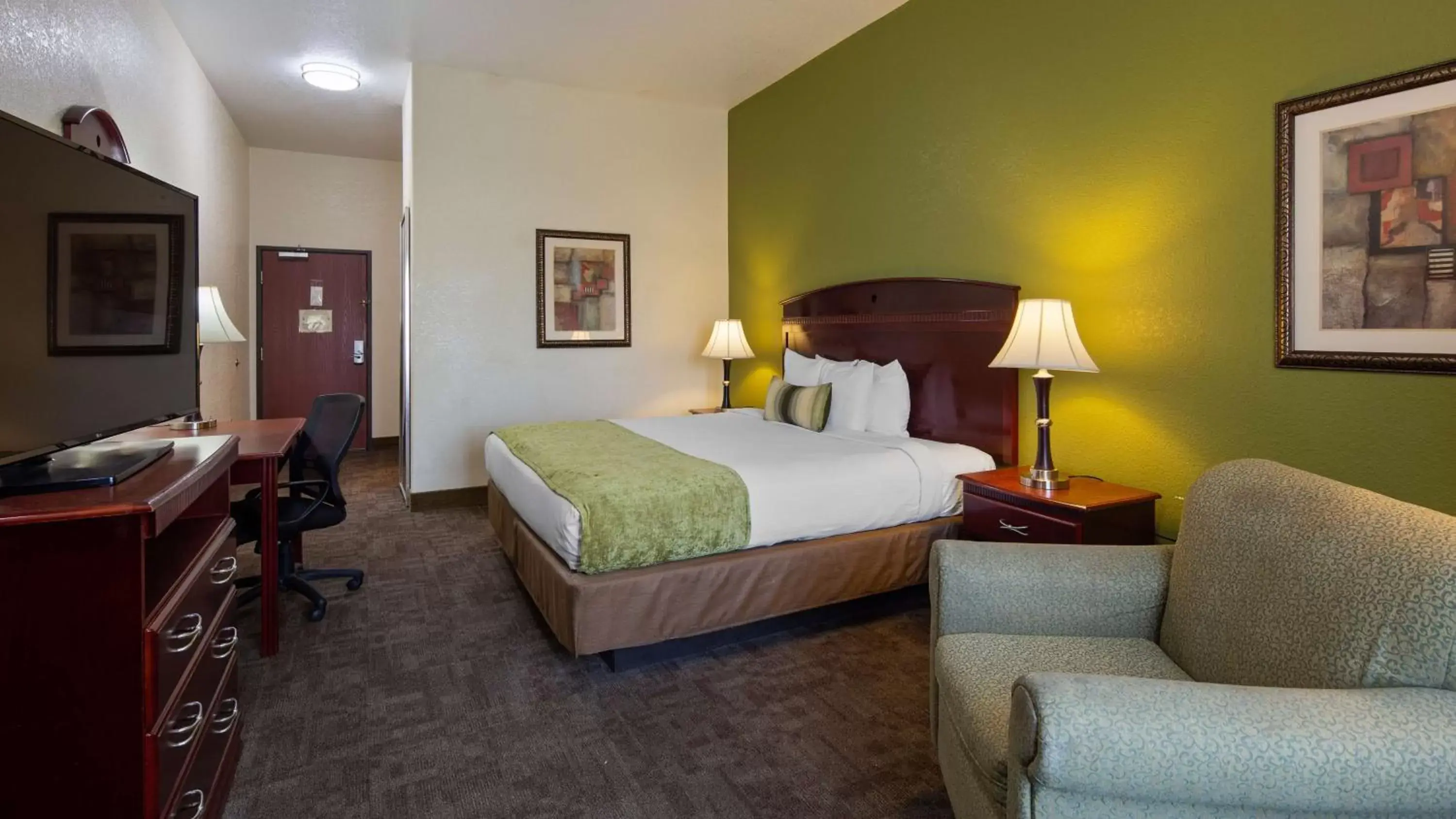 Bedroom in Best Western Palace Inn & Suites