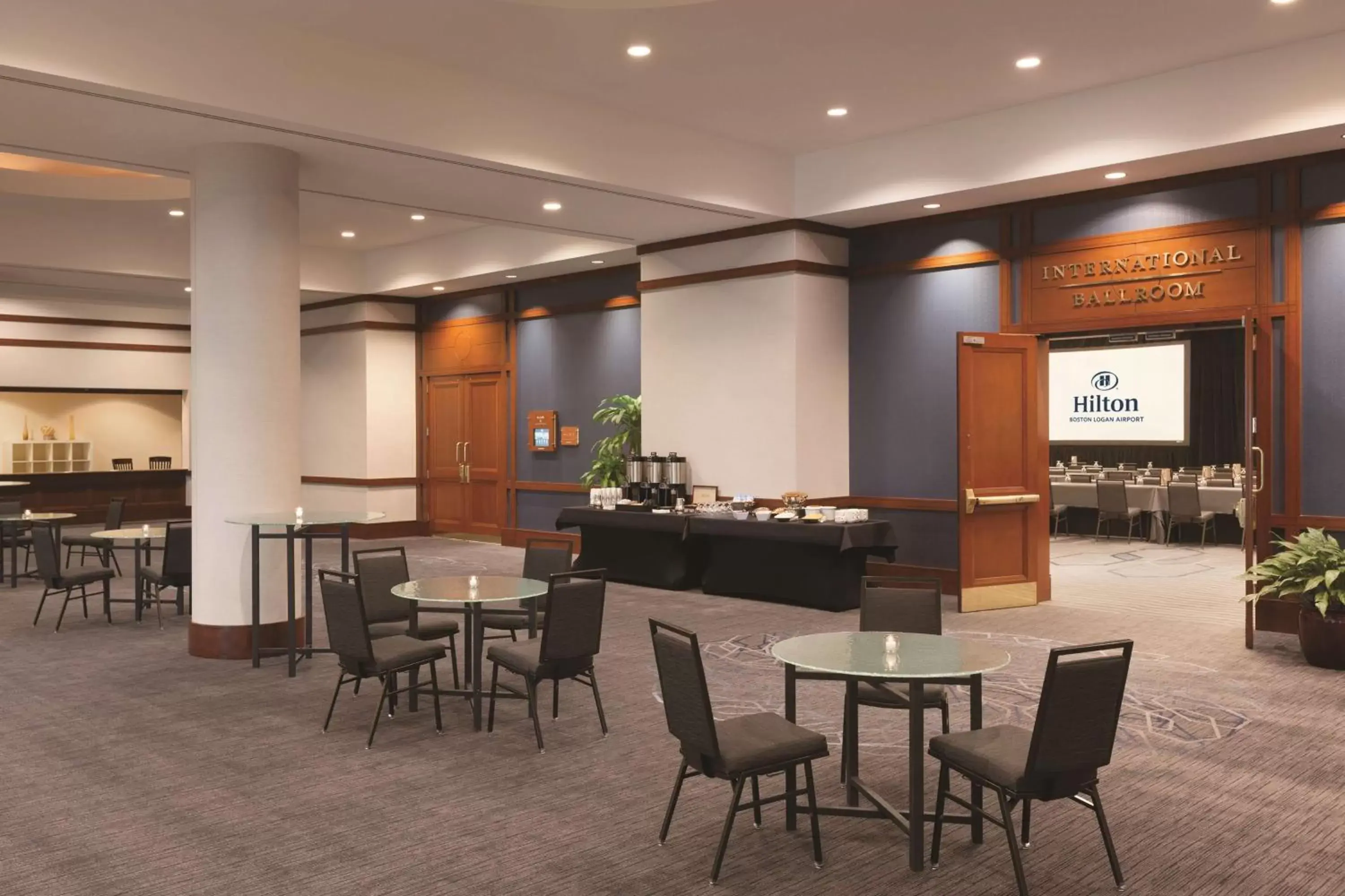 Meeting/conference room, Restaurant/Places to Eat in Hilton Boston Logan Airport