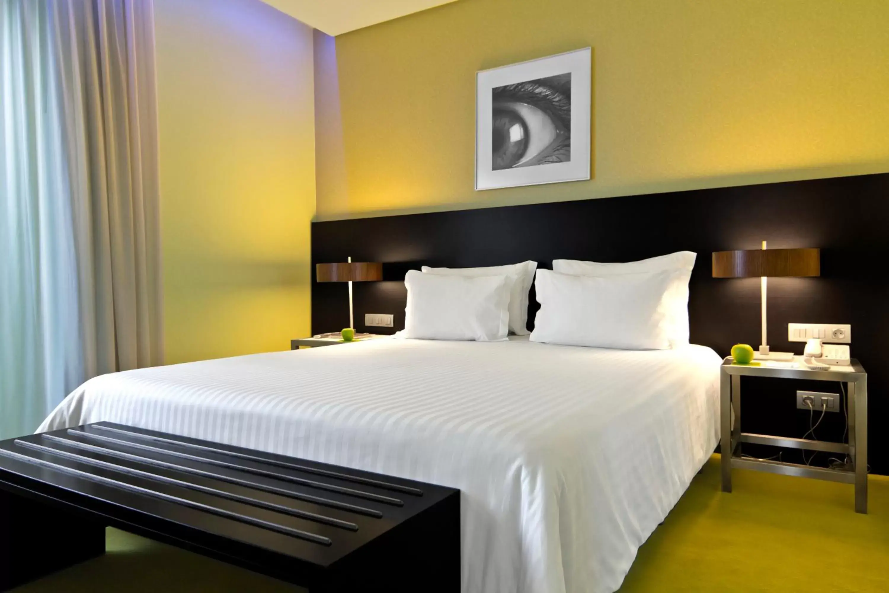 Bedroom, Bed in SANA Capitol Hotel