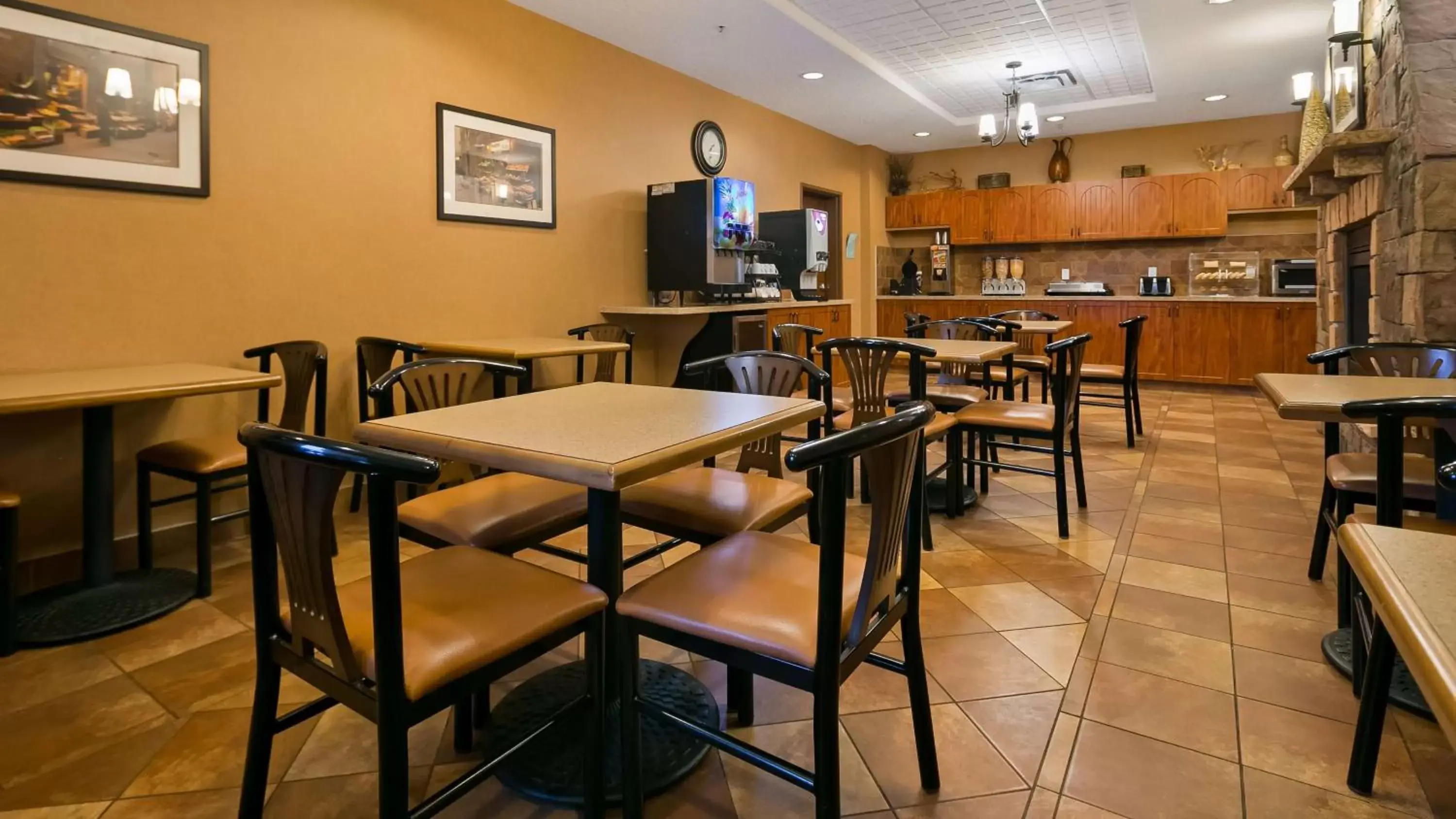 Restaurant/Places to Eat in Best Western Diamond Inn