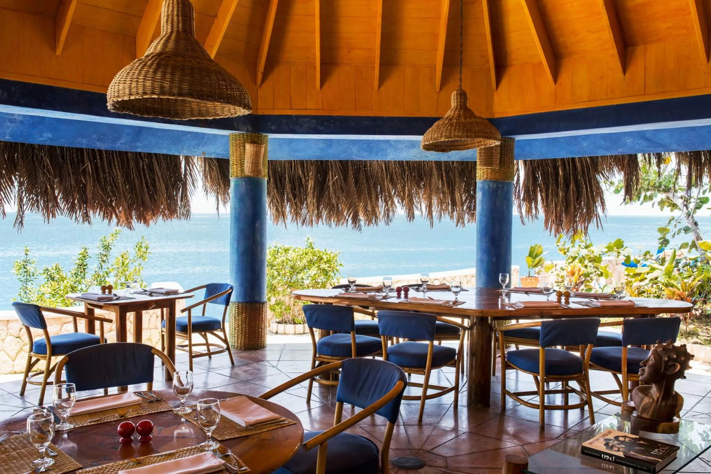 Restaurant/places to eat in The Caves