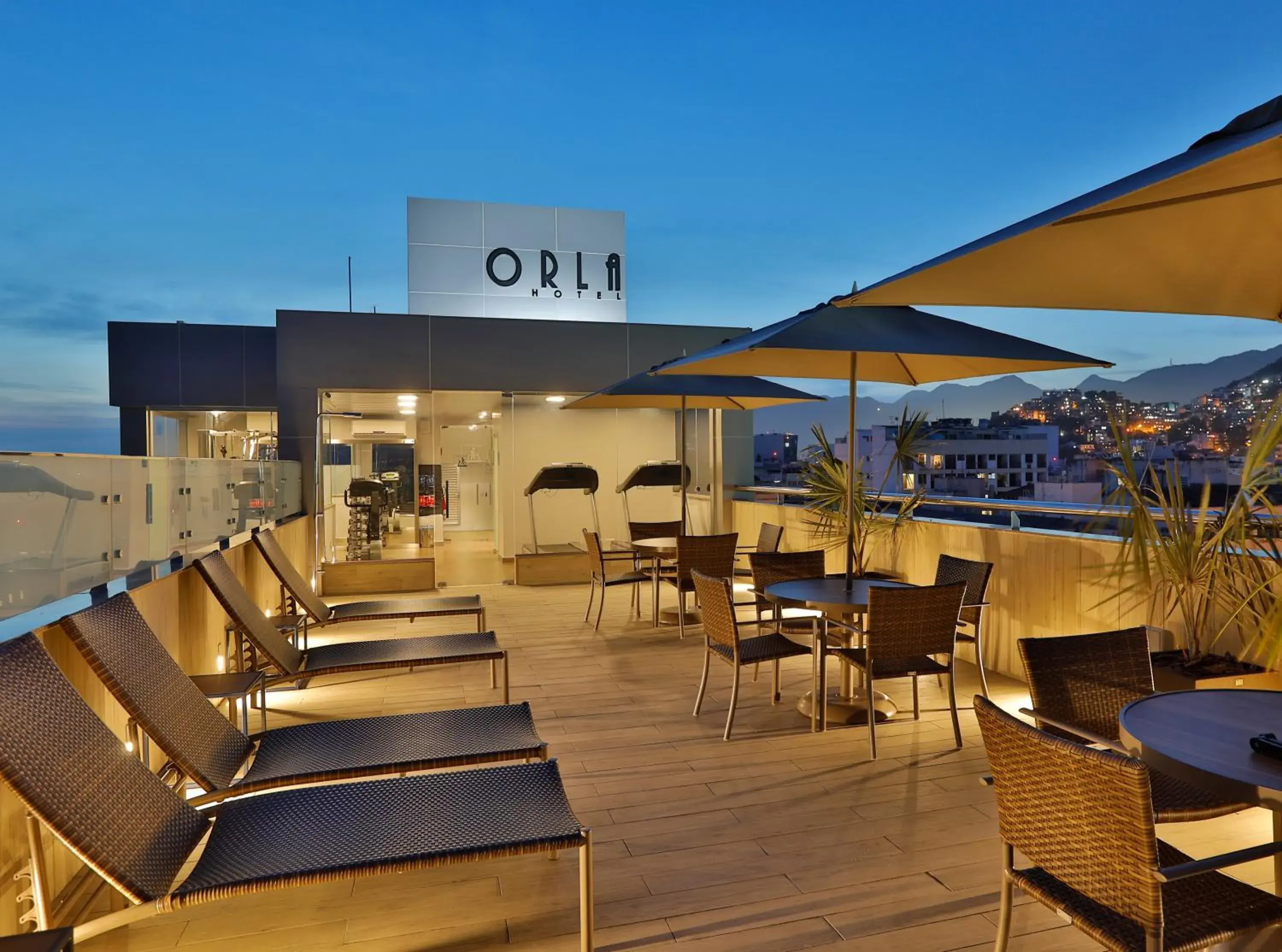 Balcony/Terrace, Restaurant/Places to Eat in Orla Copacabana Hotel