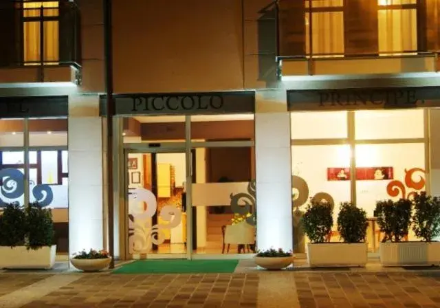 Night in Hotel Piccolo Principe