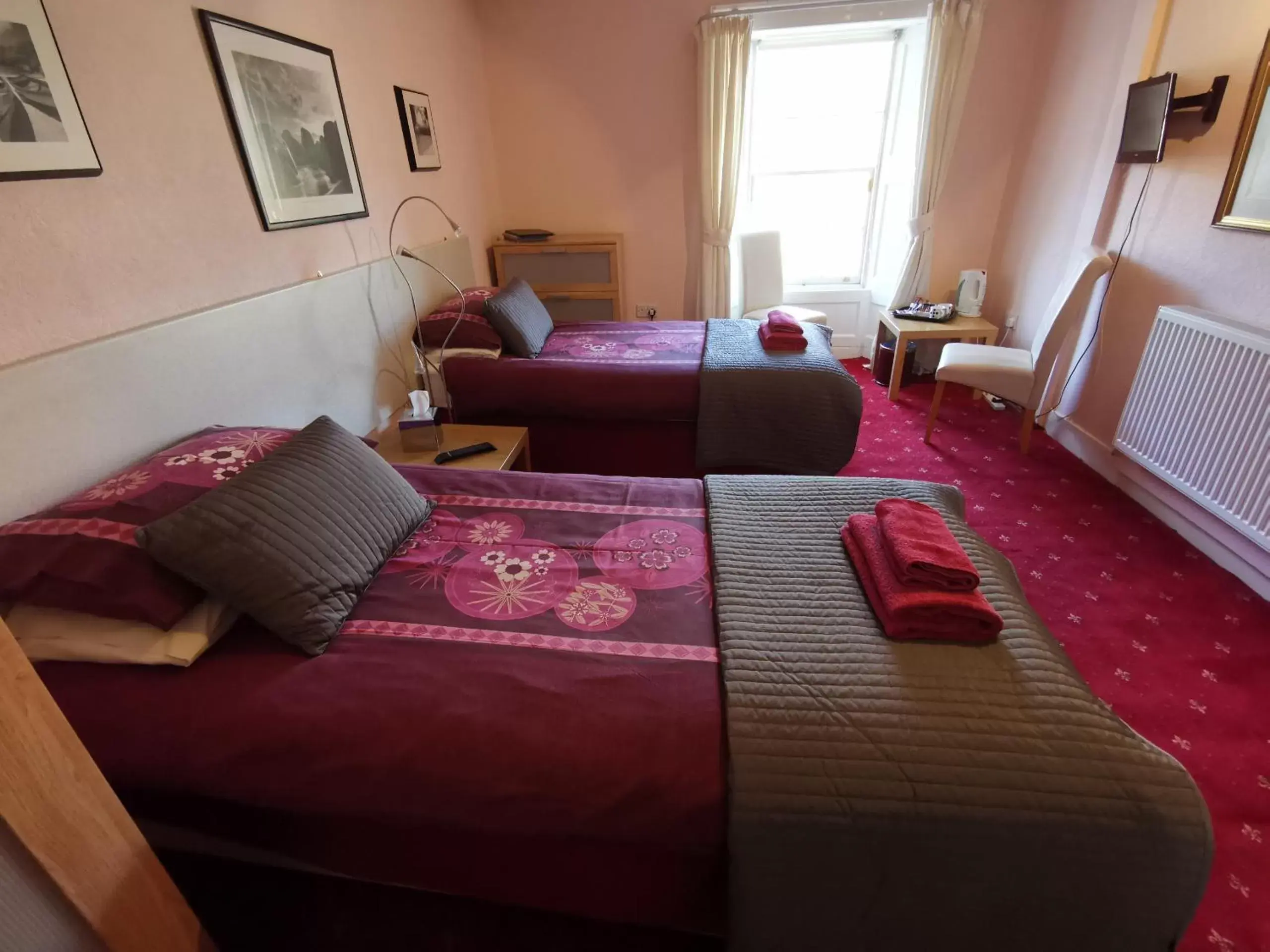 Bedroom, Bed in St Ronan's Hotel