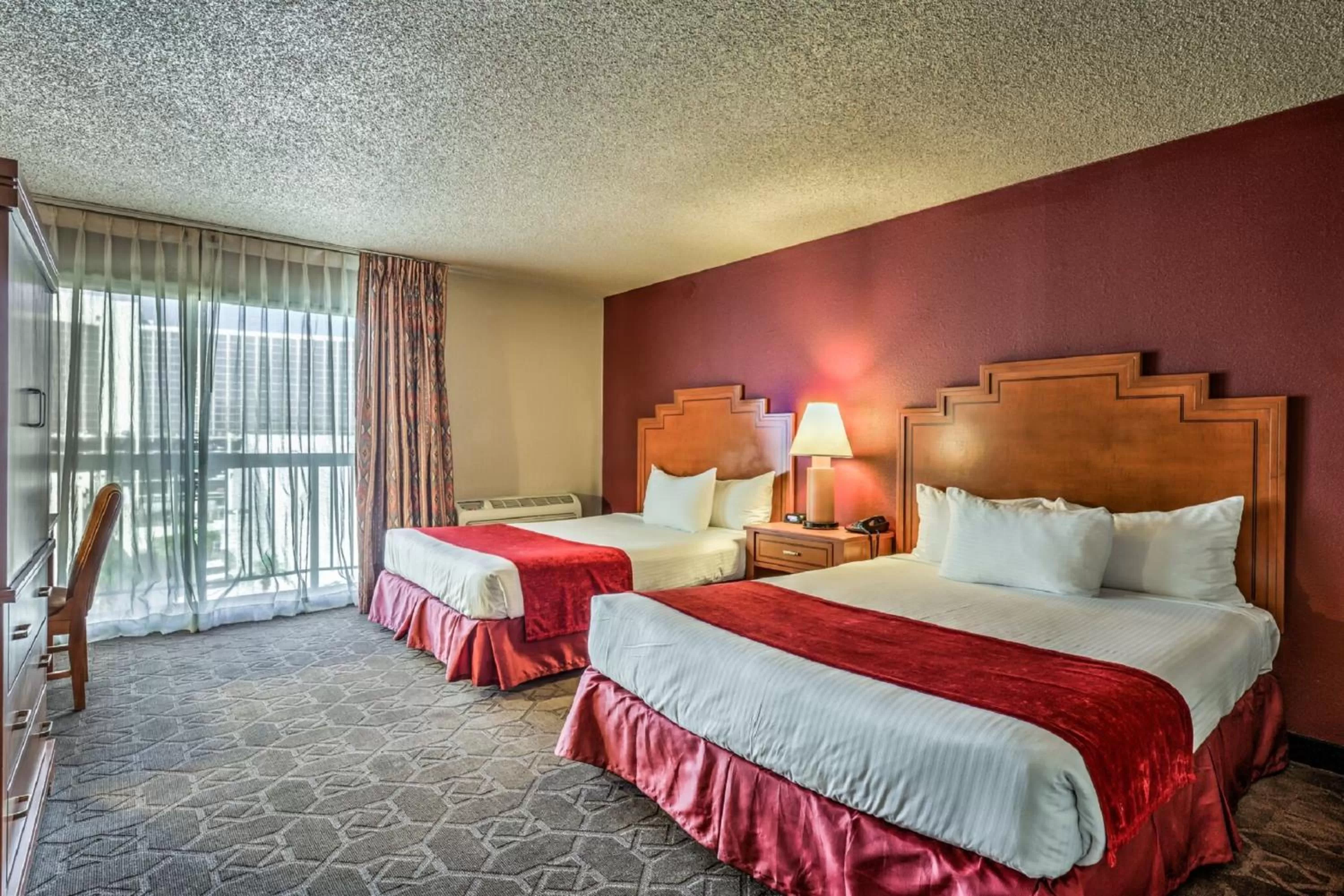 TV and multimedia, Bed in The Edgewater Hotel and Casino