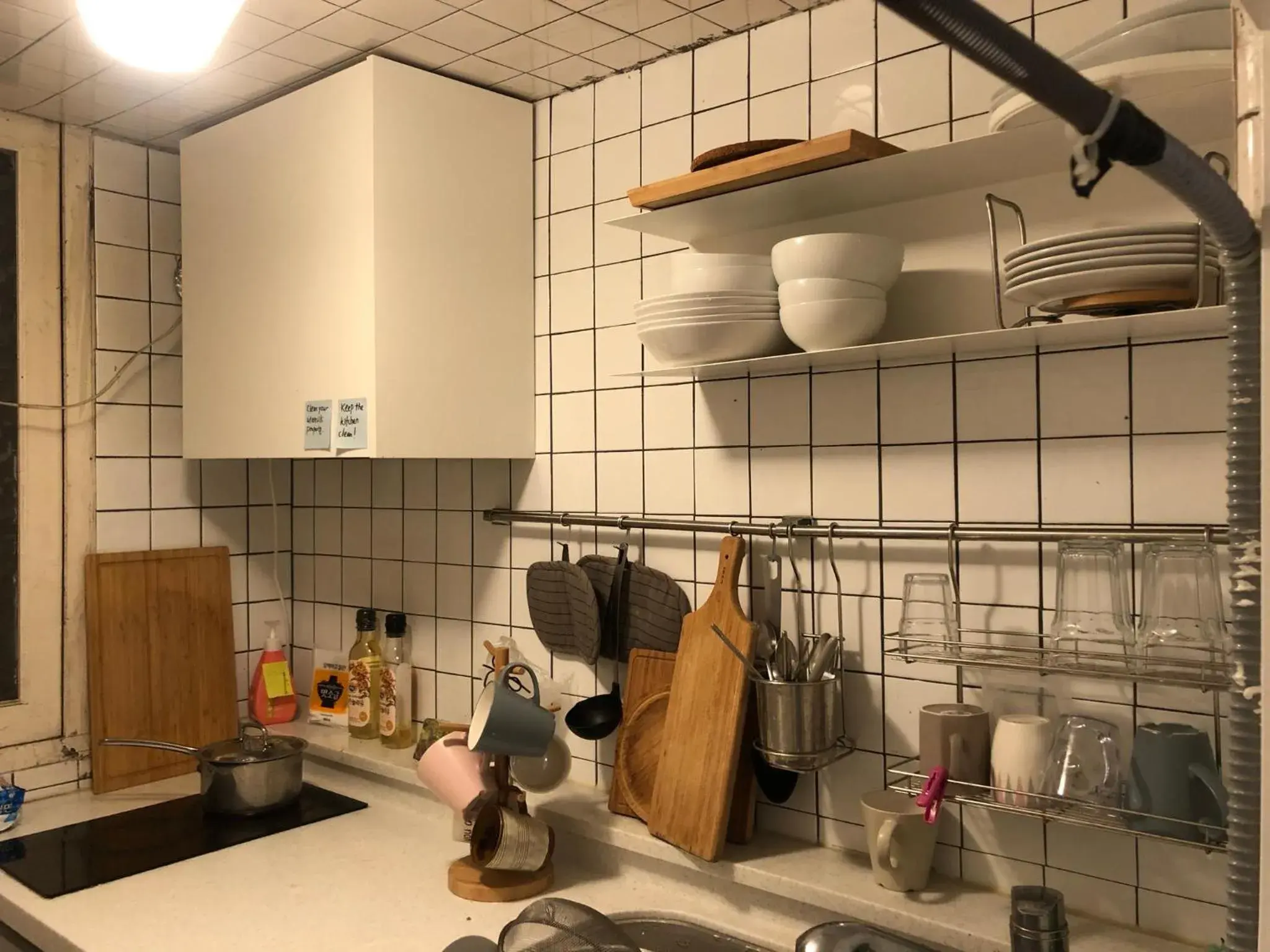 Kitchen/Kitchenette in Chris Hostel