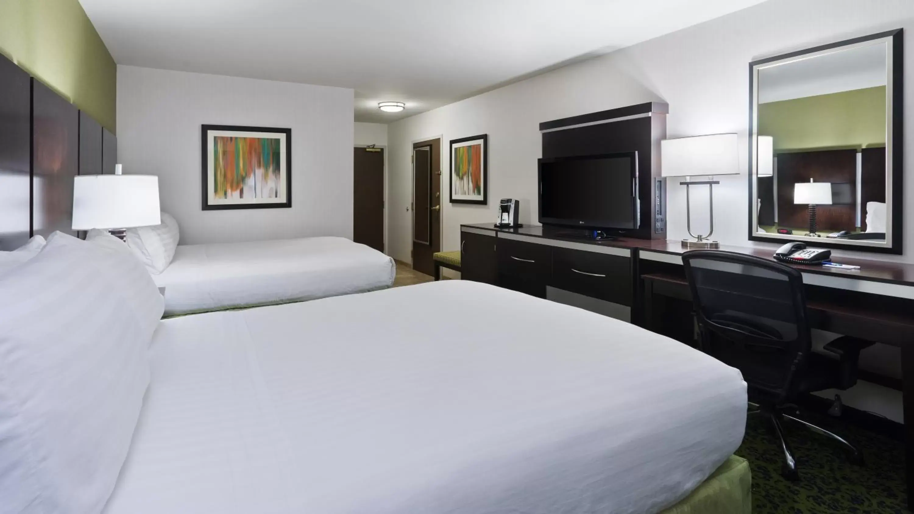 Bedroom in Holiday Inn Express and Suites Stroudsburg-Poconos, an IHG Hotel