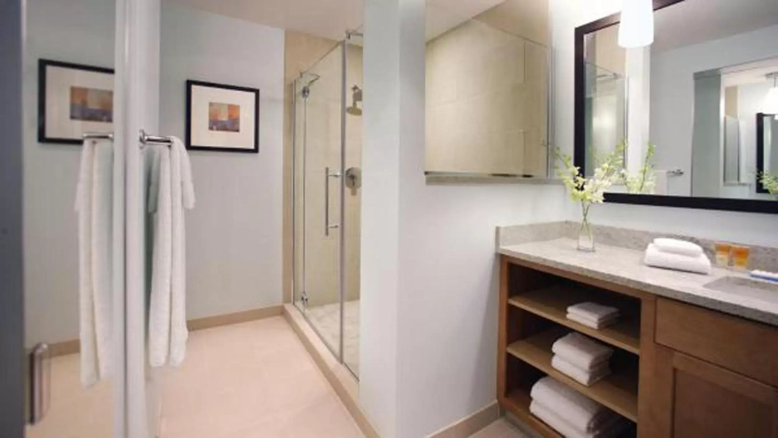 King Studio Suite in Hyatt House Naperville/Warrenville King Studio Suite in Hyatt House Naperville/Warrenville