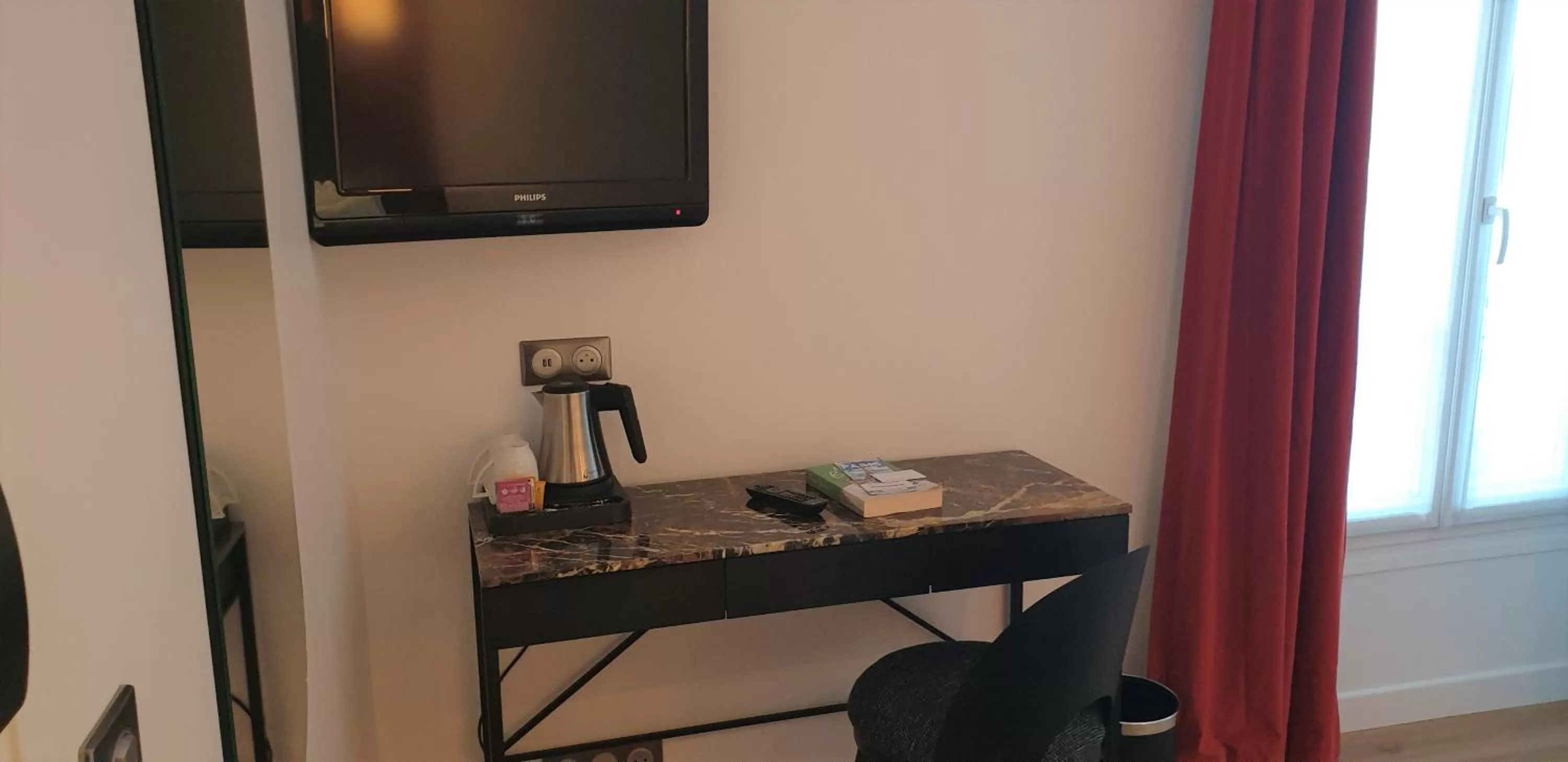 Bedroom in Acacias Etoile