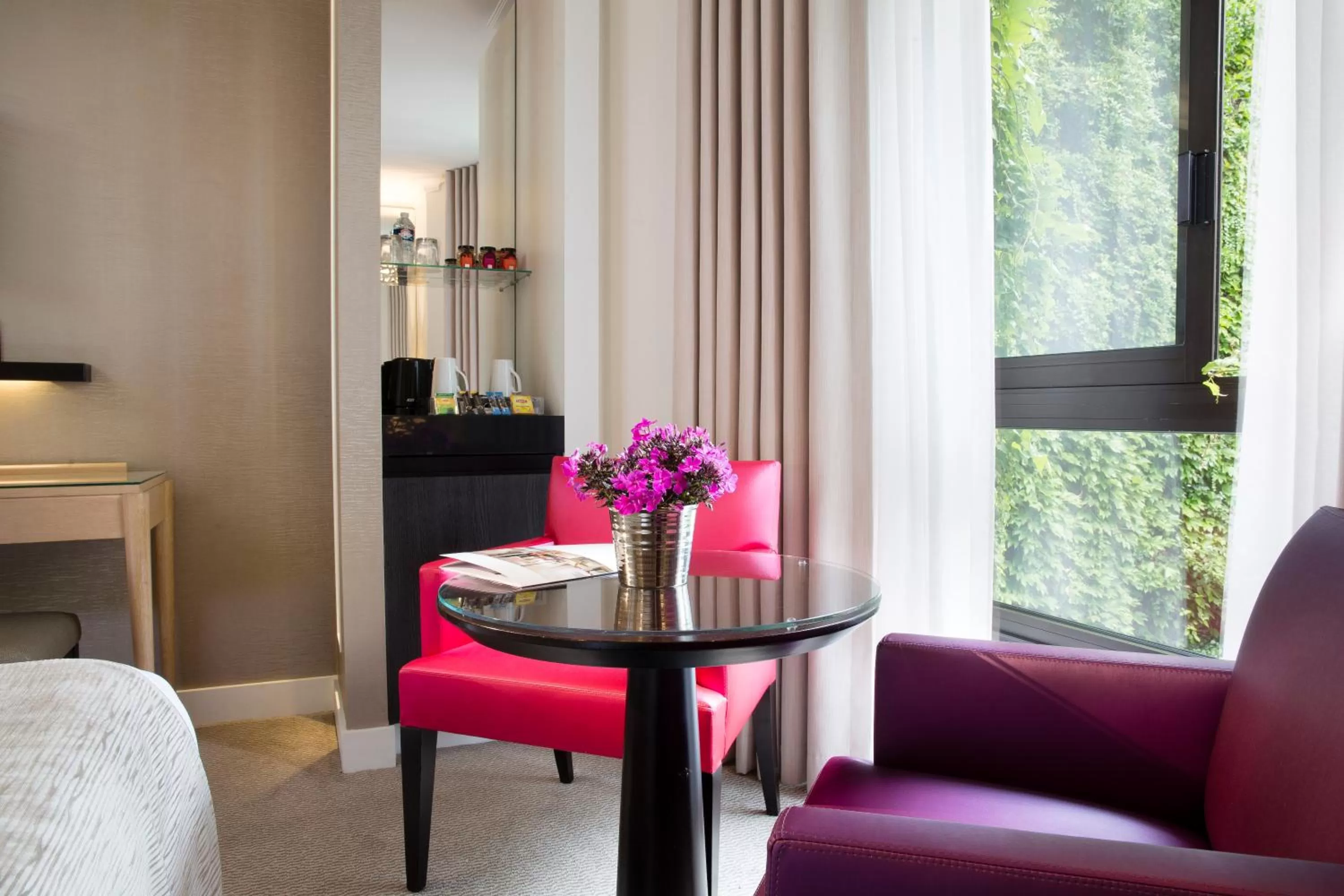 Coffee/tea facilities in Garden-Elysée