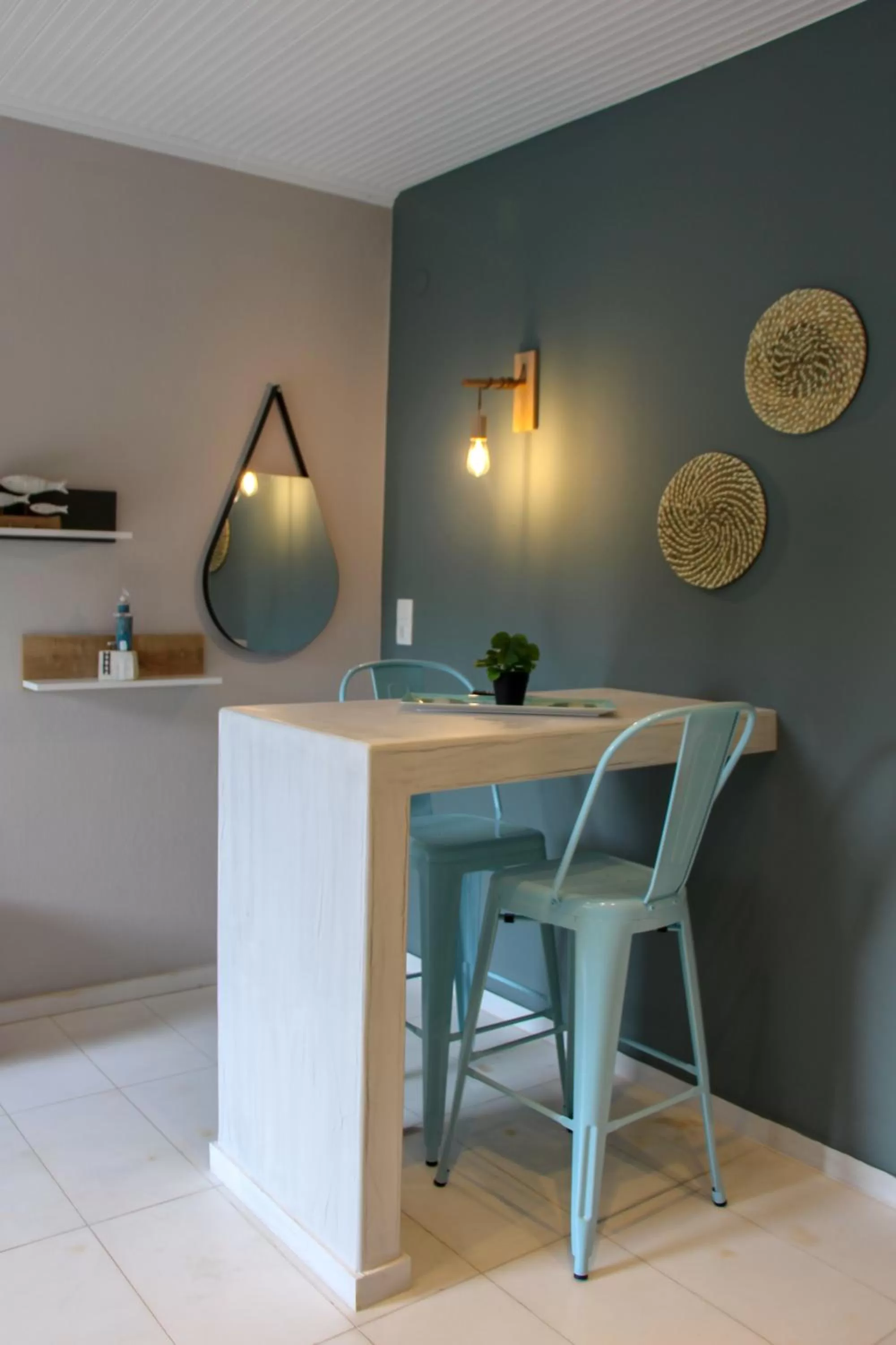 Lamprini's Deluxe Studios