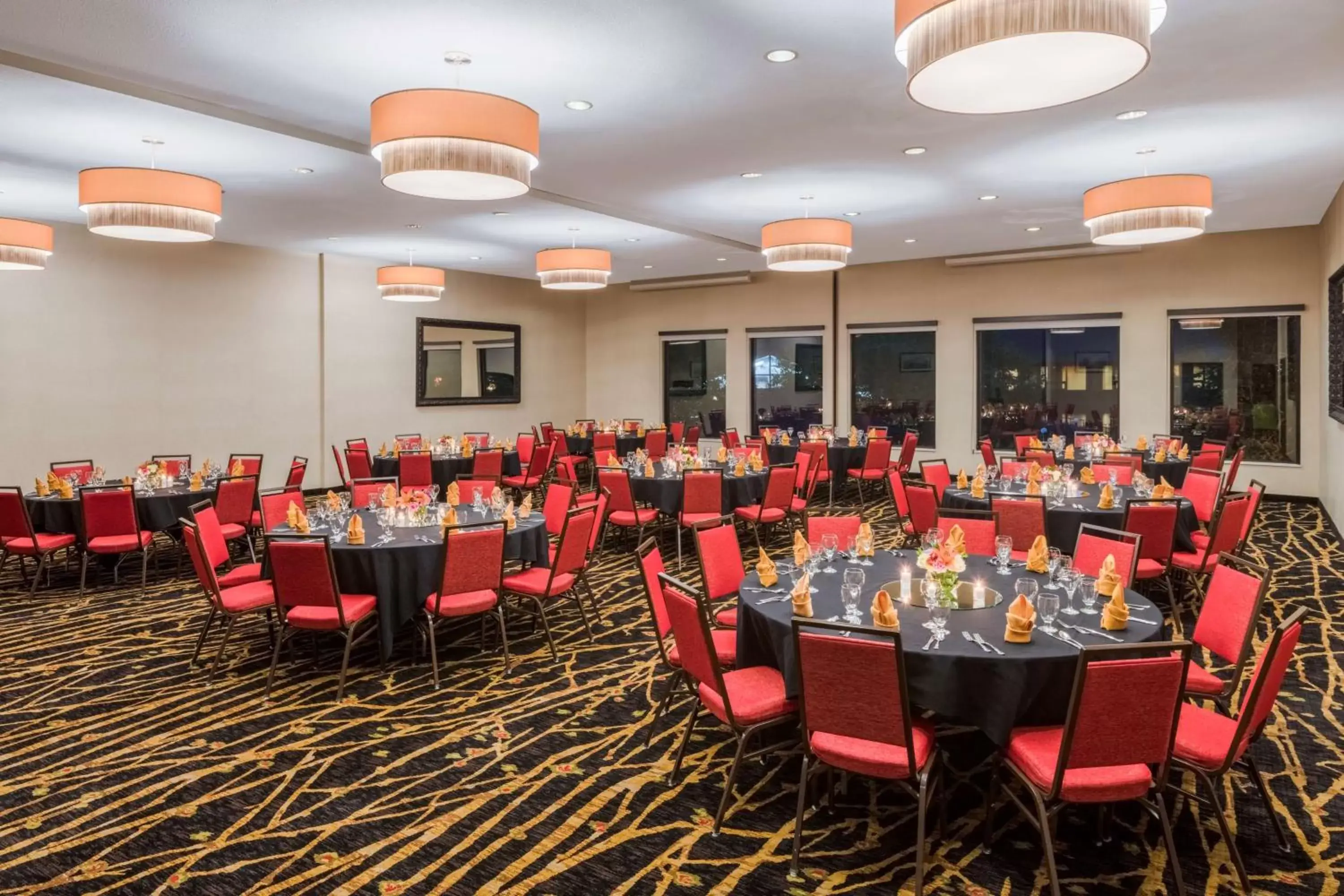 Banquet/Function facilities, Restaurant/Places to Eat in Radisson Hotel Colorado Springs