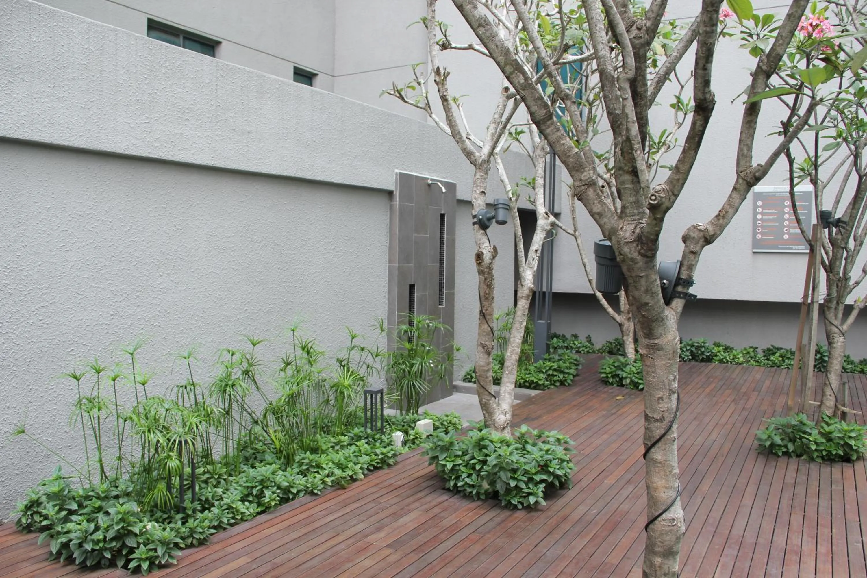 Area and facilities in Summer Suites Residences by Subhome