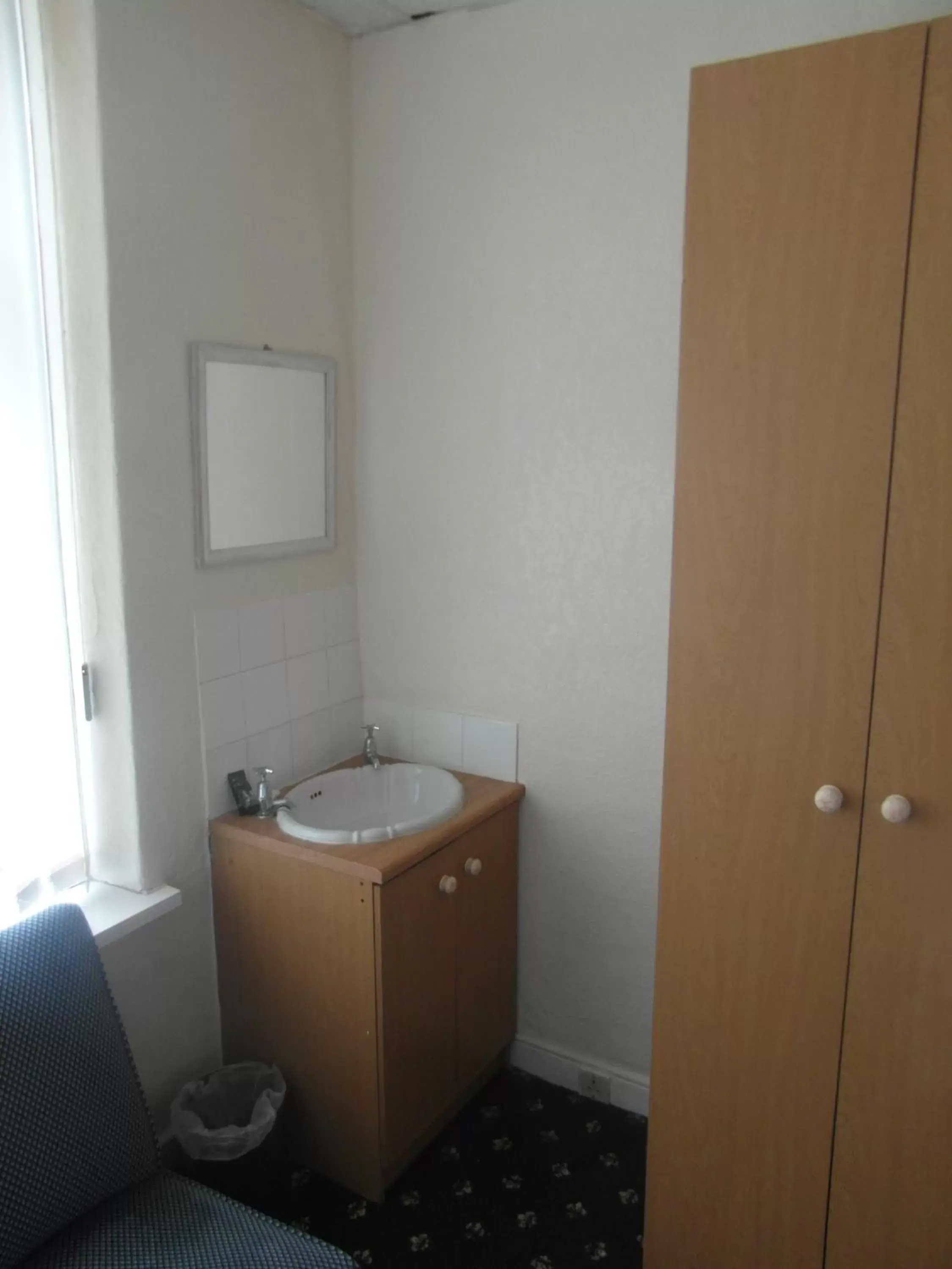 Single Room with Shared Bathroom in Hotel Vienna