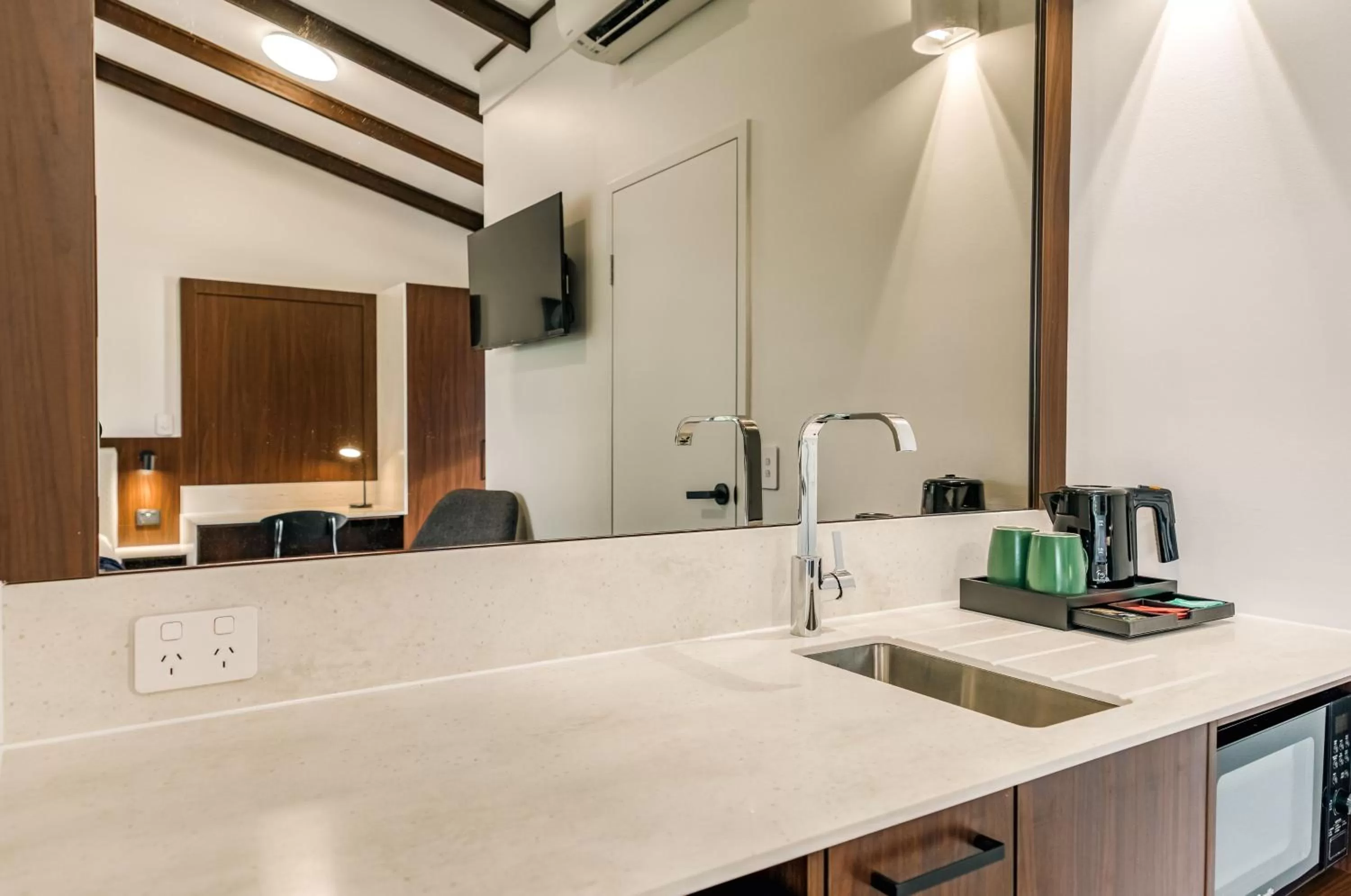 Coffee/tea facilities in Palms City Resort