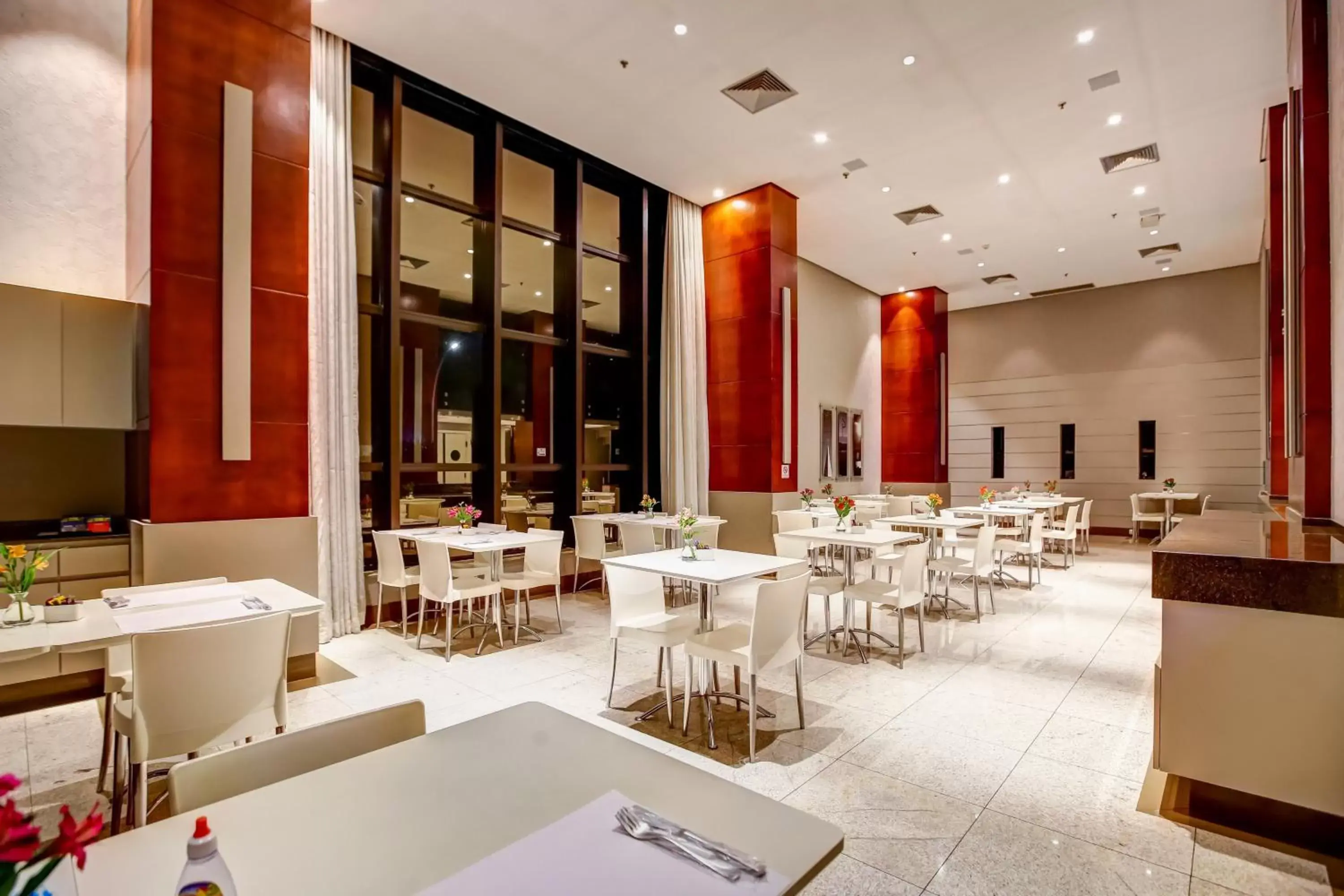 Restaurant/Places to Eat in Comfort Suites Brasília