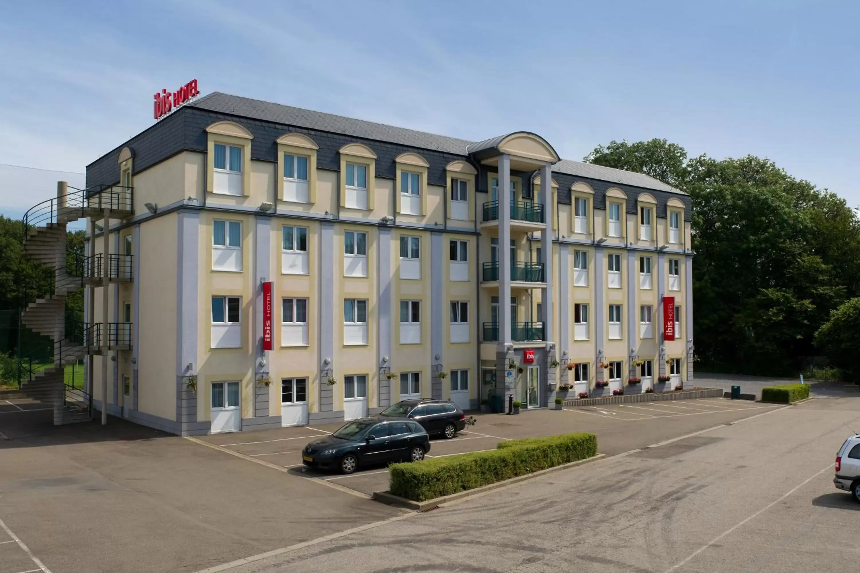 Facade/entrance in ibis Liège Seraing Facade/entrance in ibis Liège Seraing