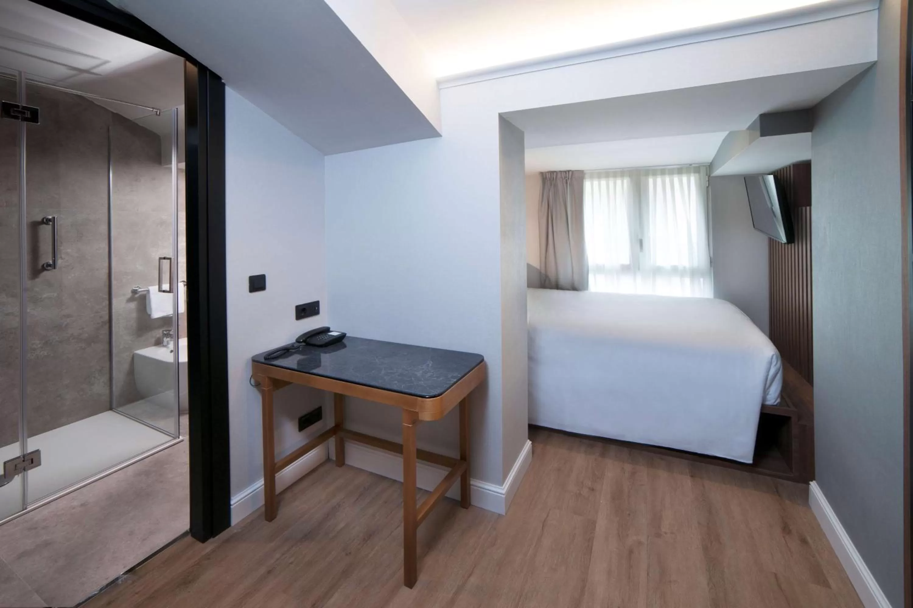 Photo of the whole room, Bed in Radisson Blu GHR Rome