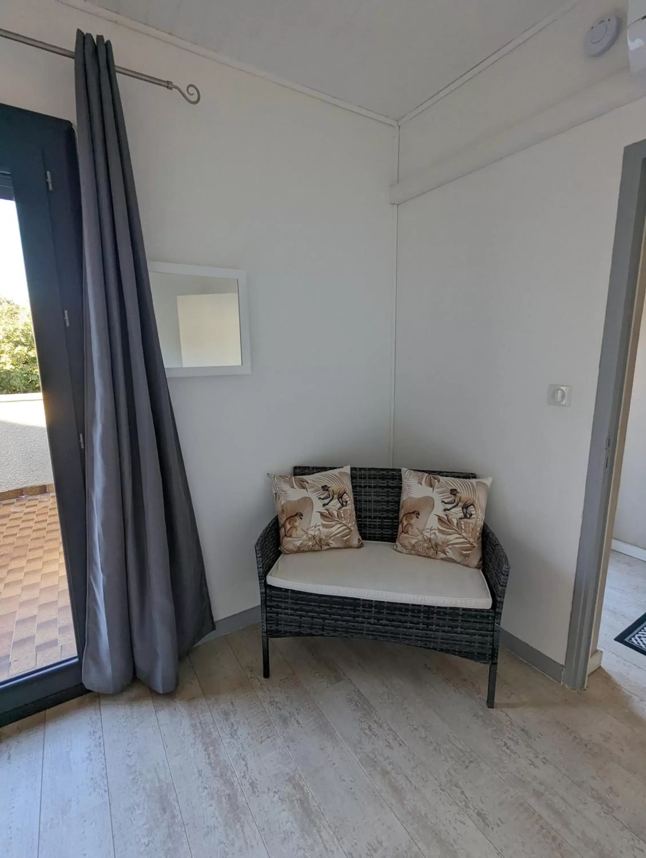 Bedroom, Seating Area in La villa de Fleury