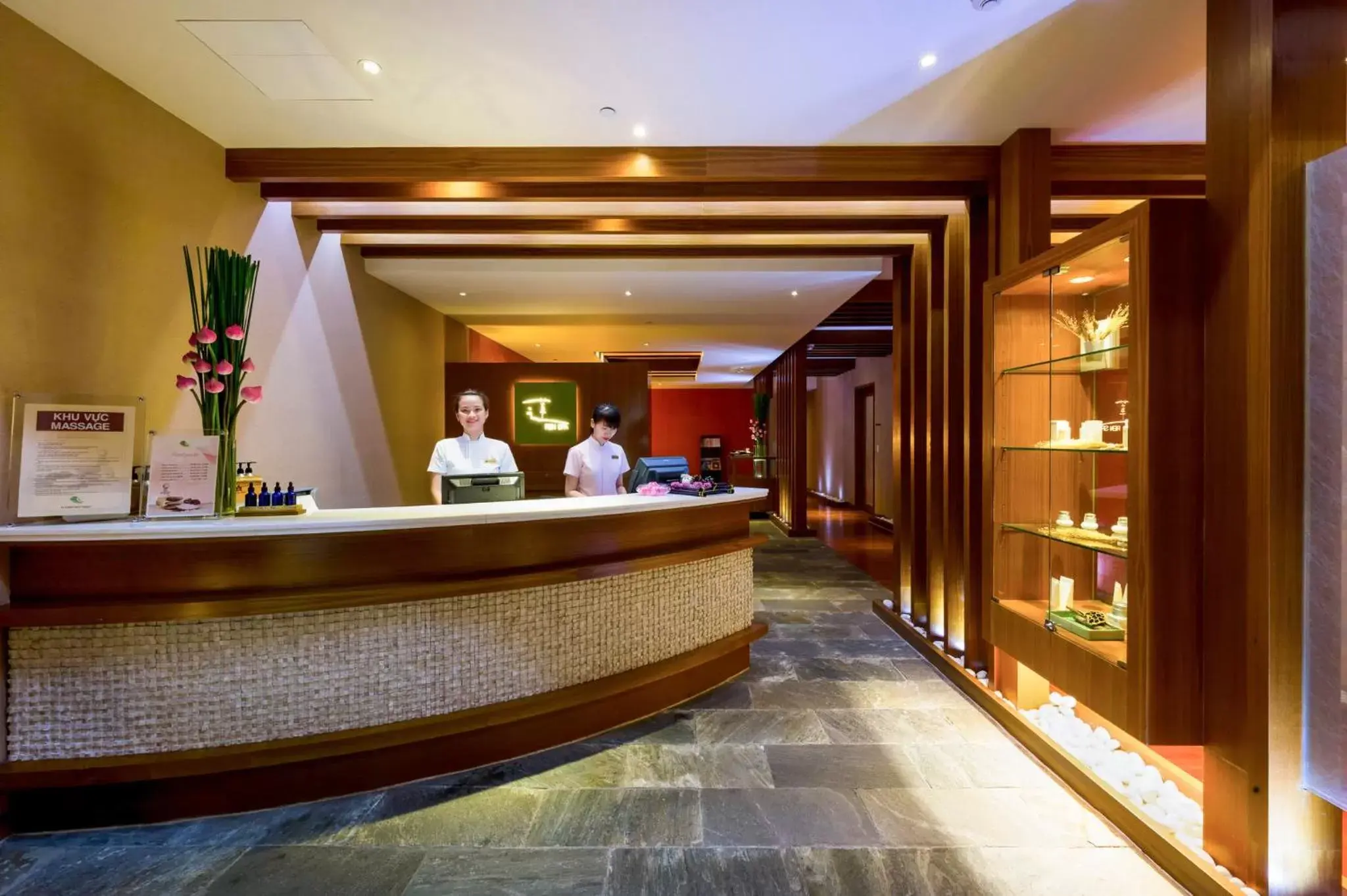Spa and wellness centre/facilities, Lobby/Reception in Hotel Nikko Saigon