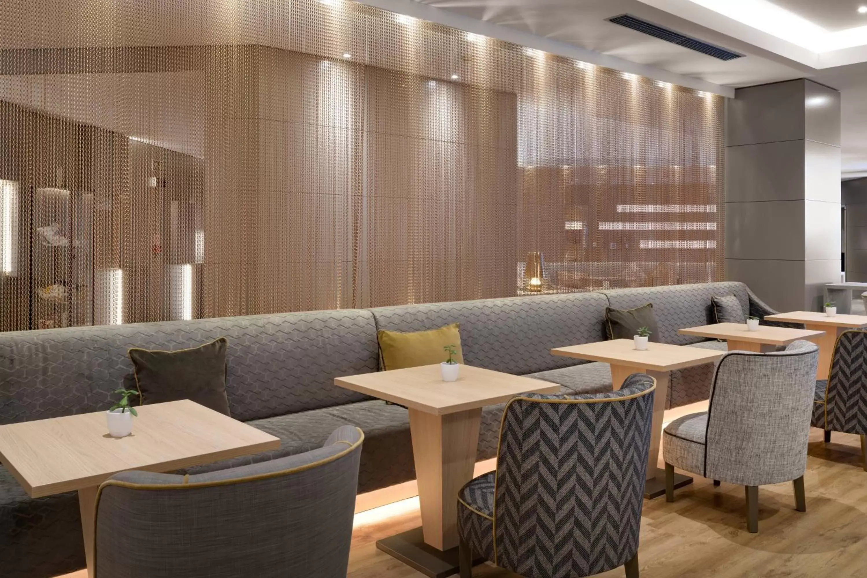 Lounge or bar, Restaurant/Places to Eat in AC Hotel Genova by Marriott