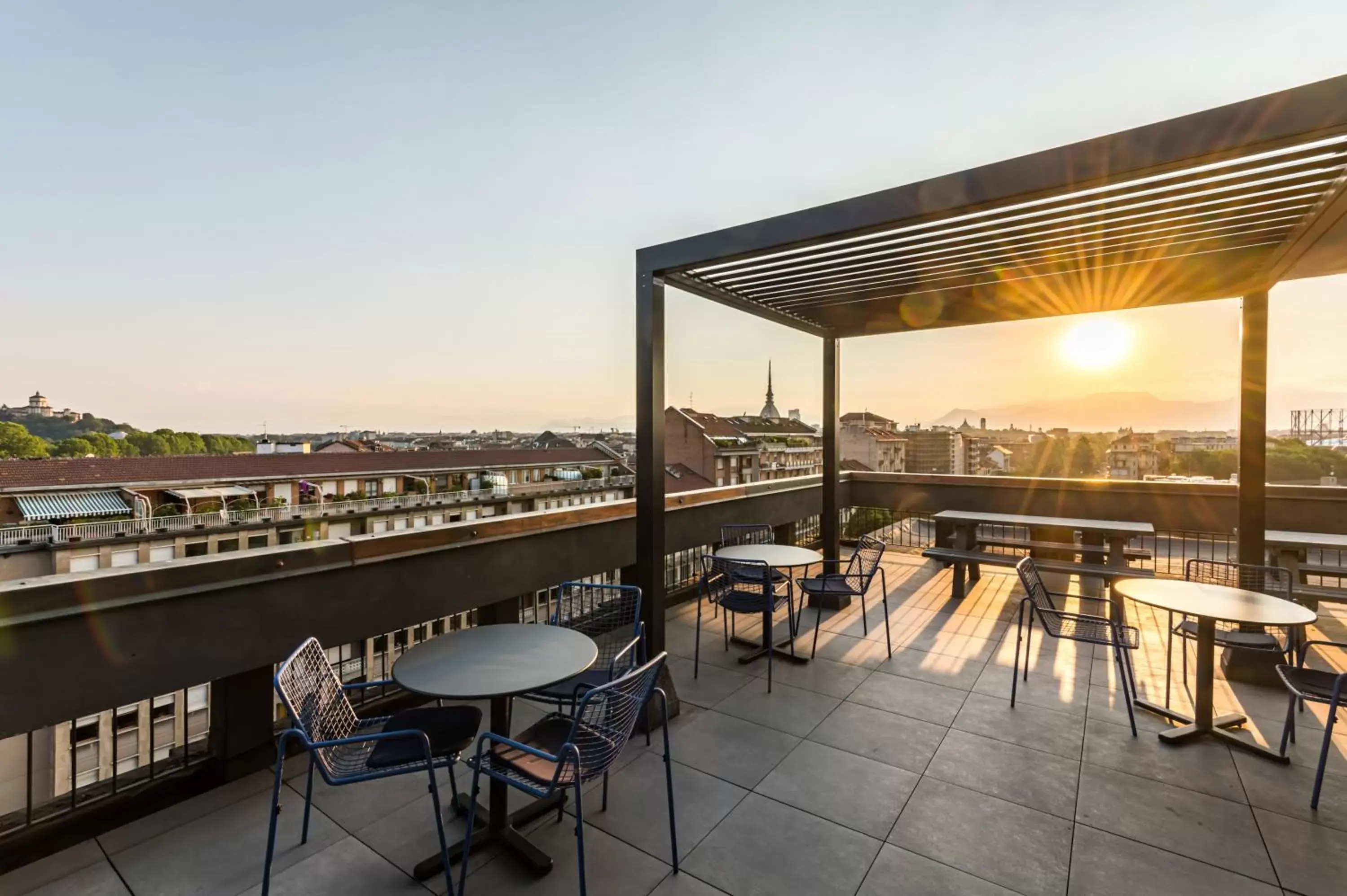 Balcony/Terrace, Restaurant/Places to Eat in CX Turin Regina Student&Explorer Place