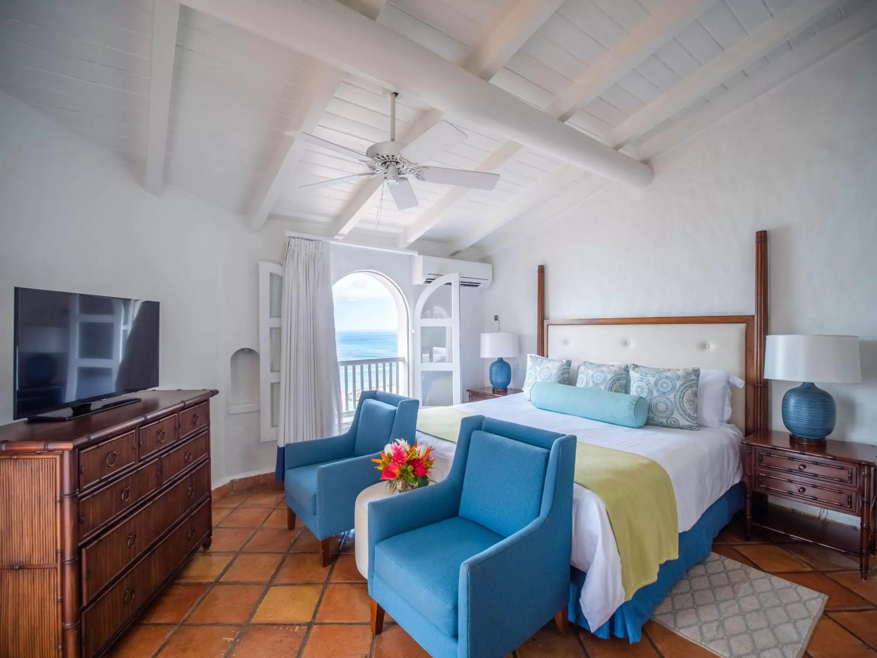 Bedroom, Seating Area in Windjammer Landing Villa Beach Resort