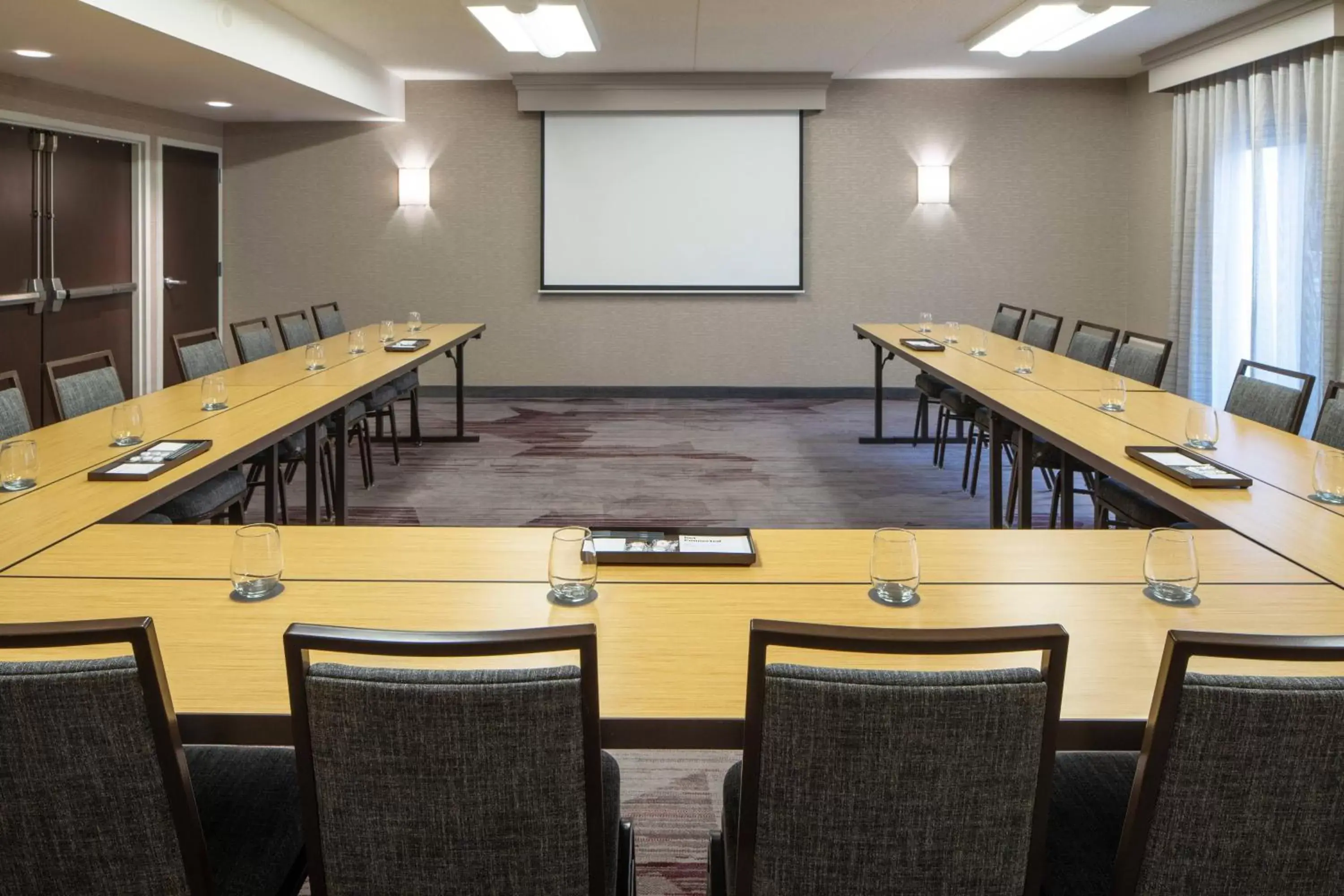 Meeting/conference room in Courtyard by Marriott Dulles Airport Herndon/Reston