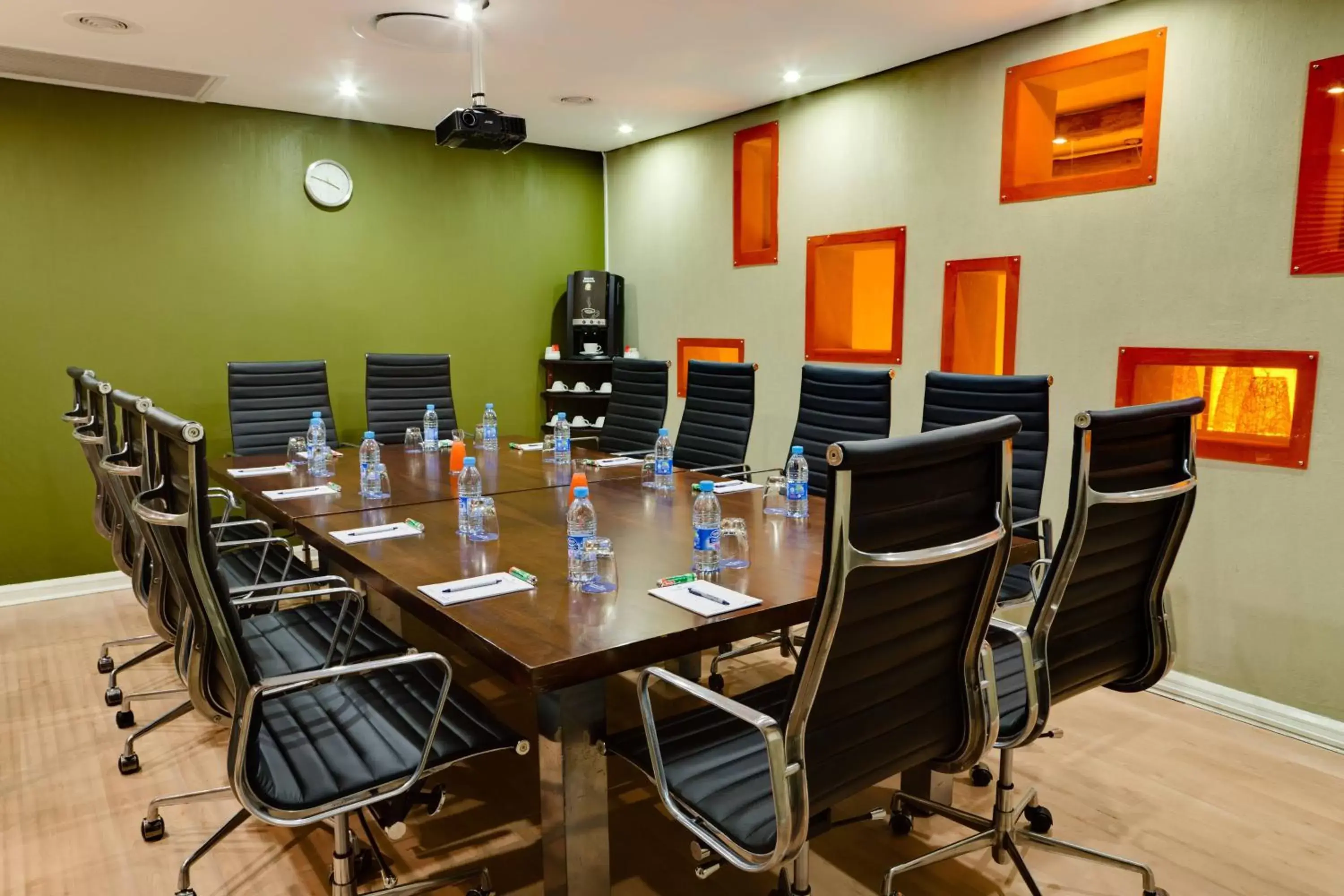 Meeting/conference room in Protea Hotel by Marriott Bloemfontein Willow Lake