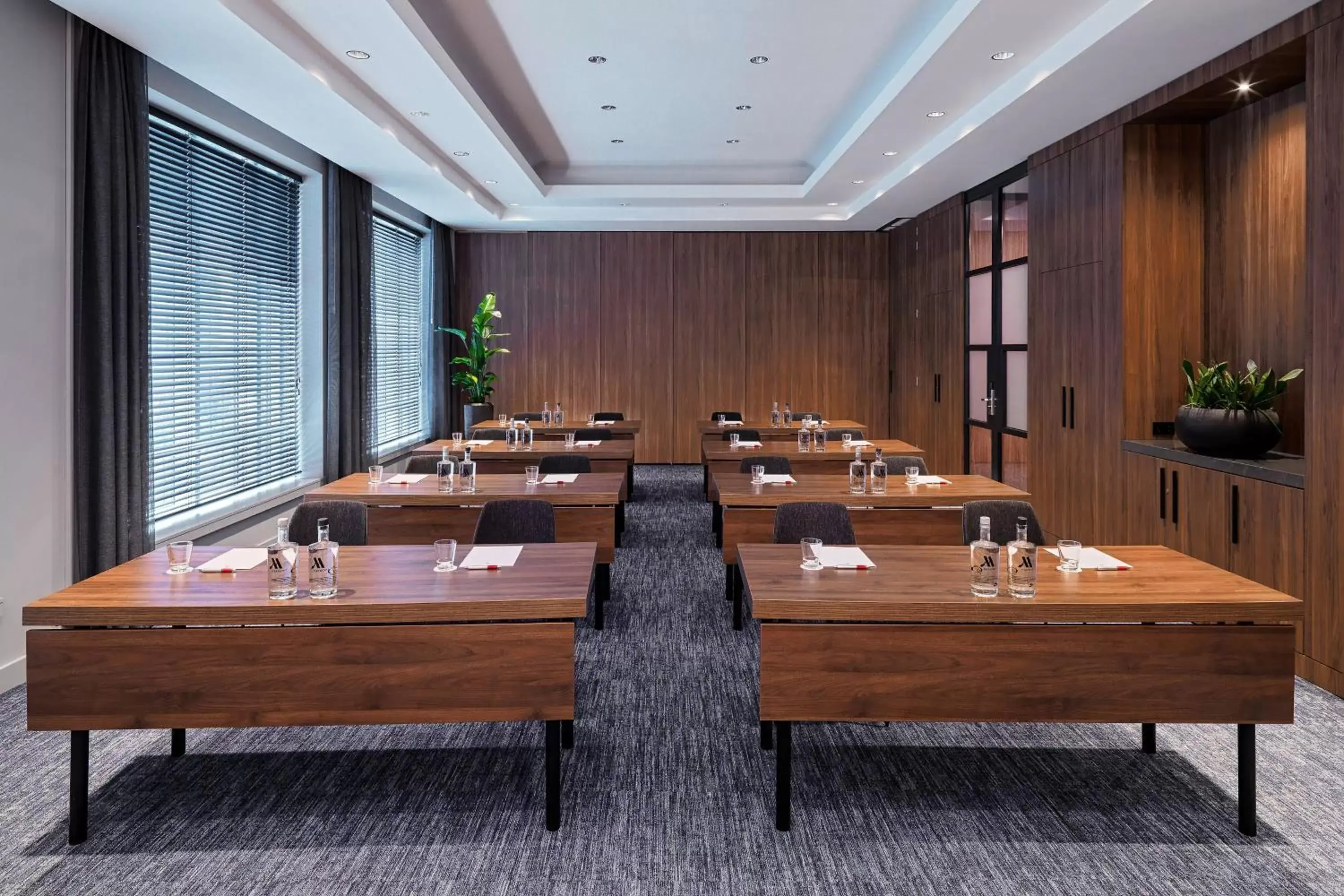 Meeting/conference room, Restaurant/Places to Eat in Rotterdam Marriott Hotel