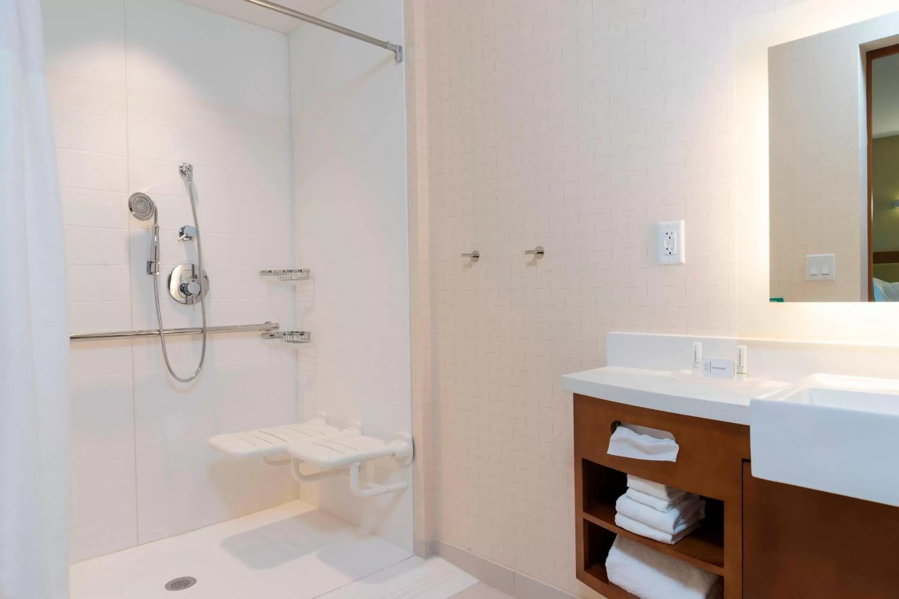 Bathroom in SpringHill Suites by Marriott Chicago Southeast/Munster, IN