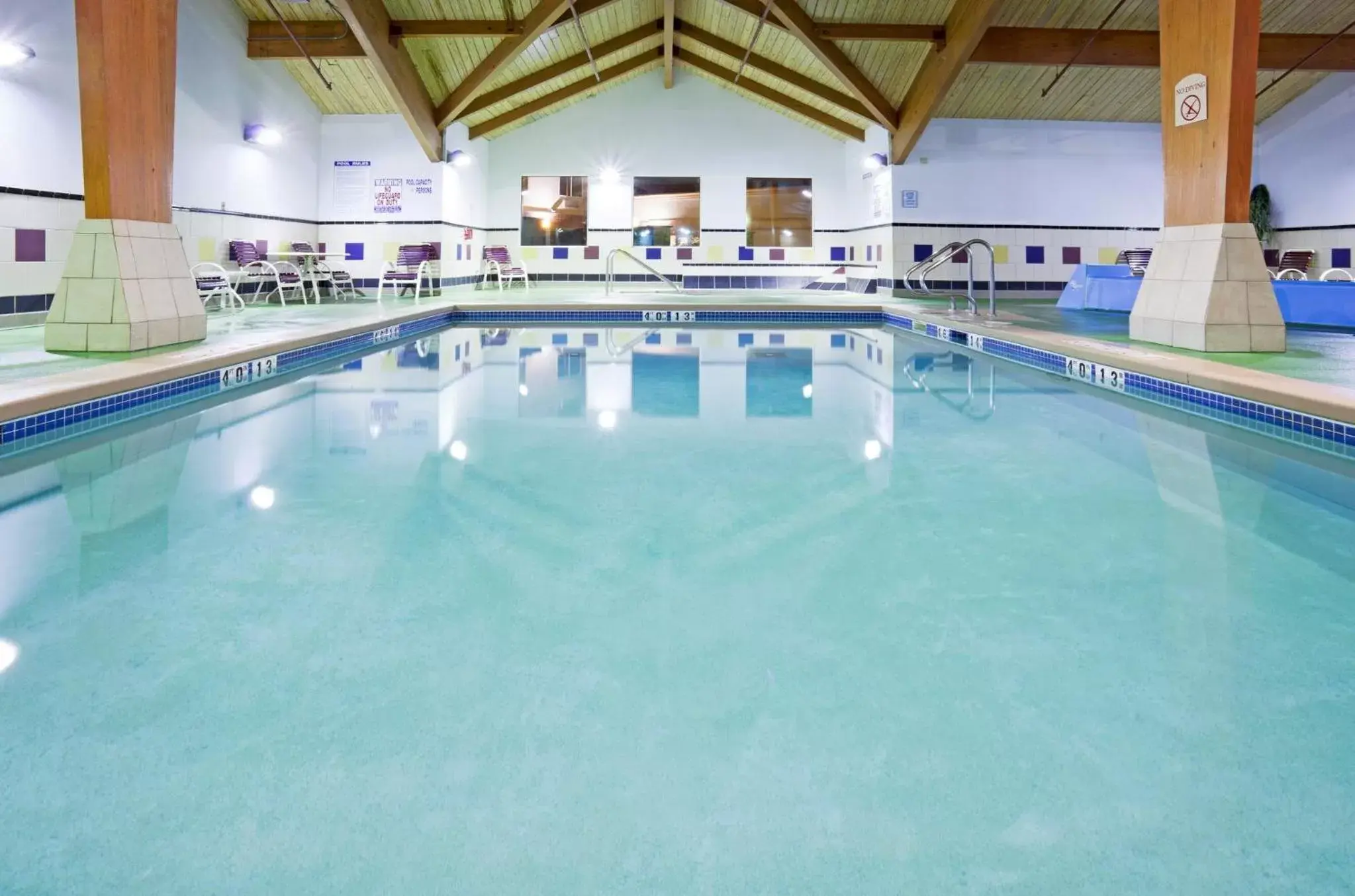 Swimming Pool in Holiday Inn Conference Center Marshfield, an IHG Hotel