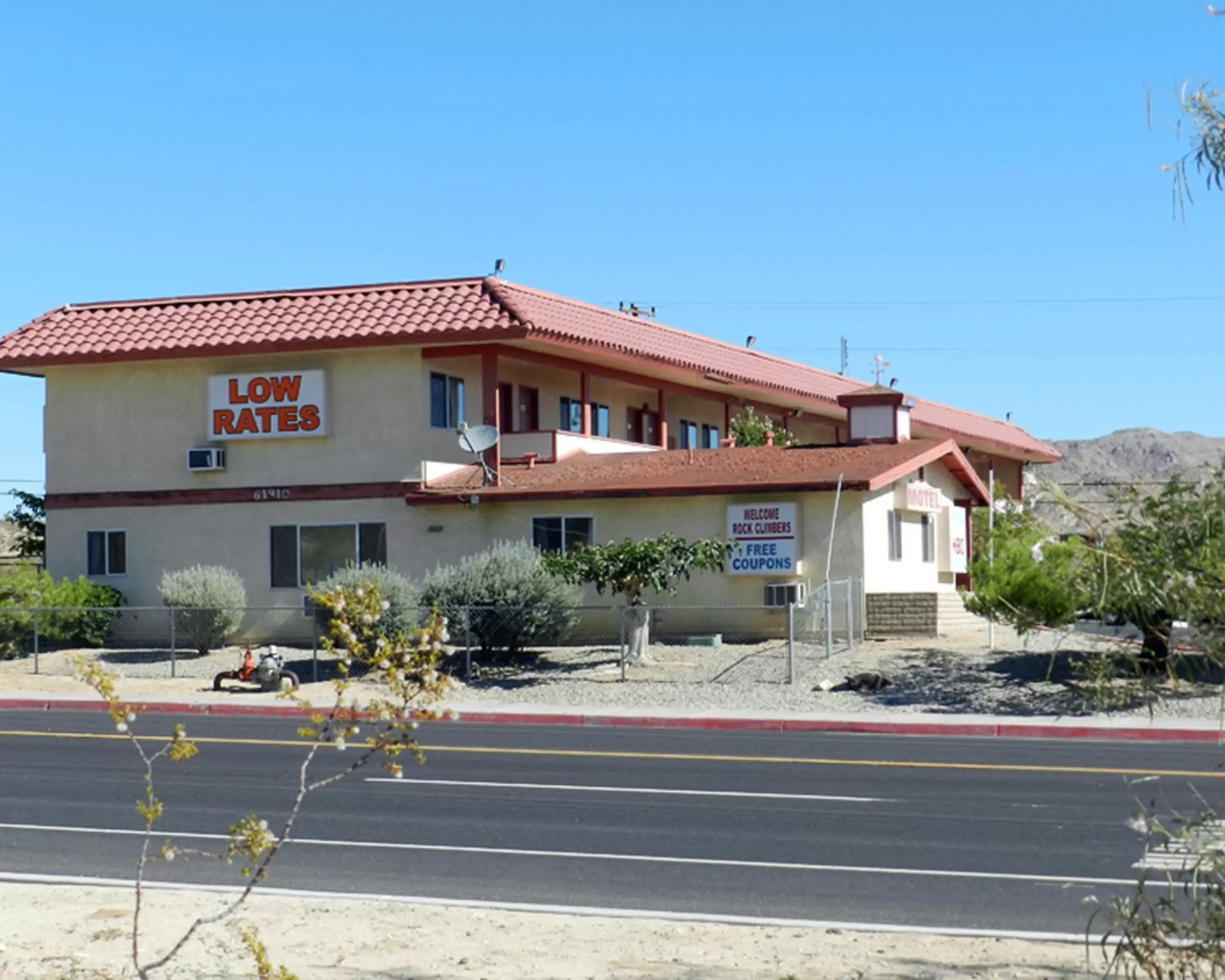 Facade/entrance, Property Building in High Desert Motel Joshua Tree National Park