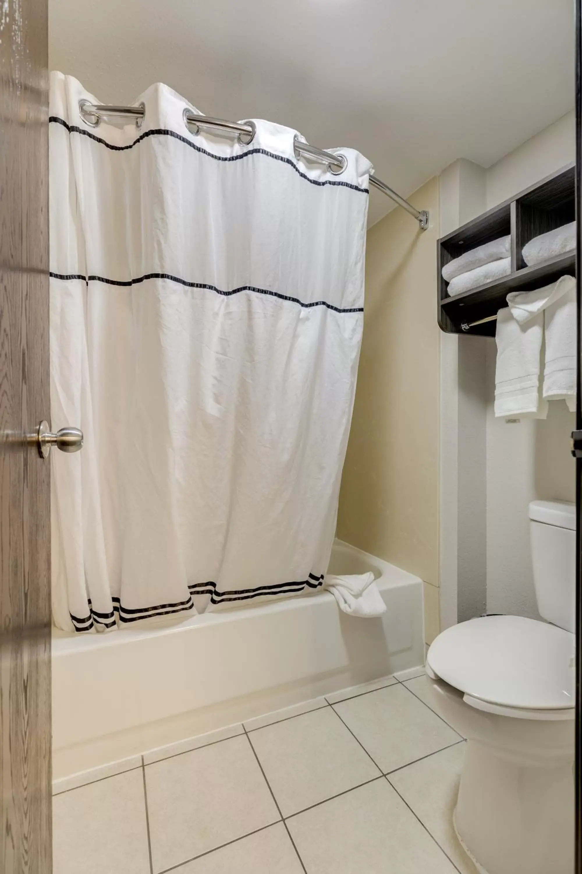 Bathroom in Alexis Inn and Suites Hotel