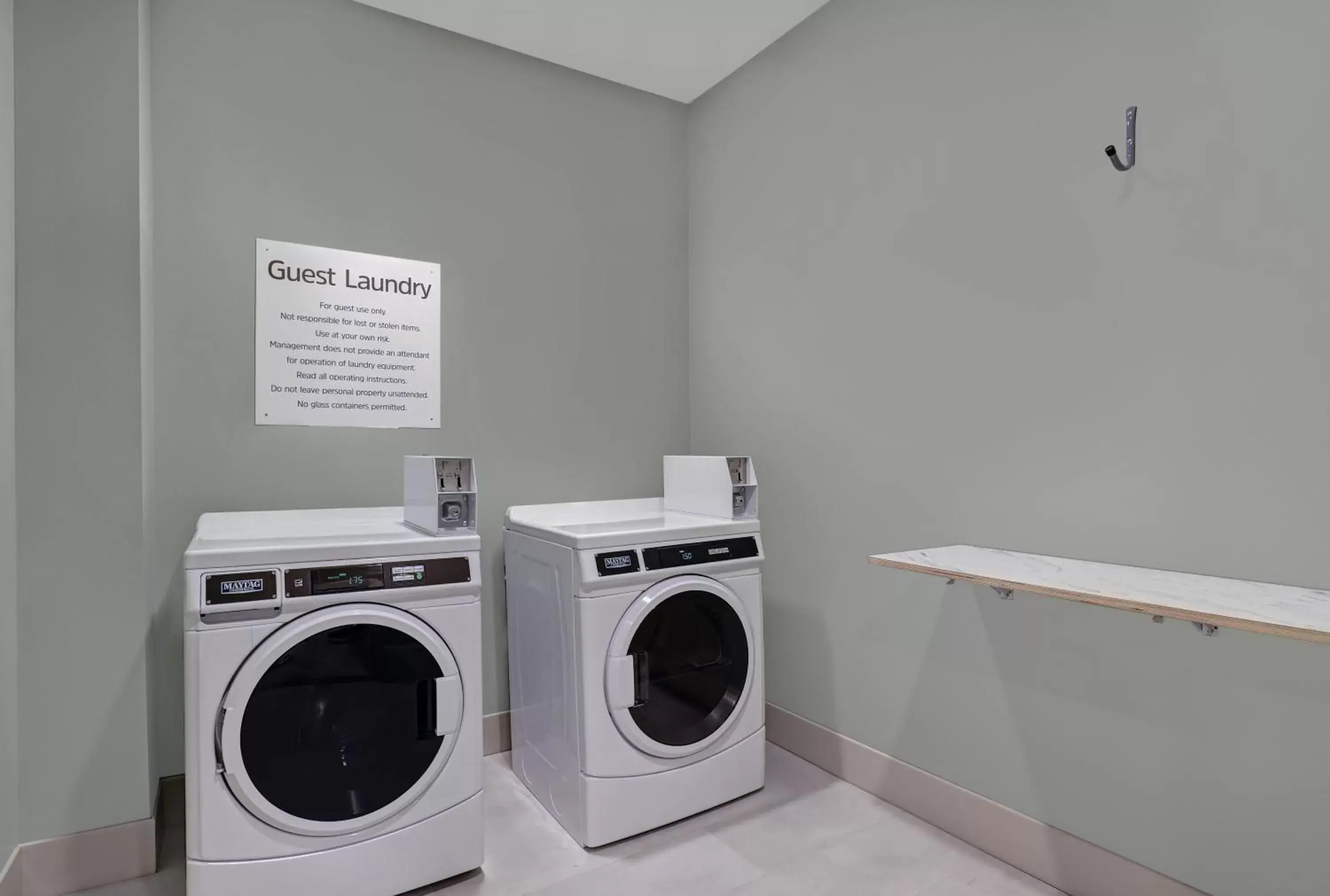 laundry in Holiday Inn Express & Suites - Collingwood